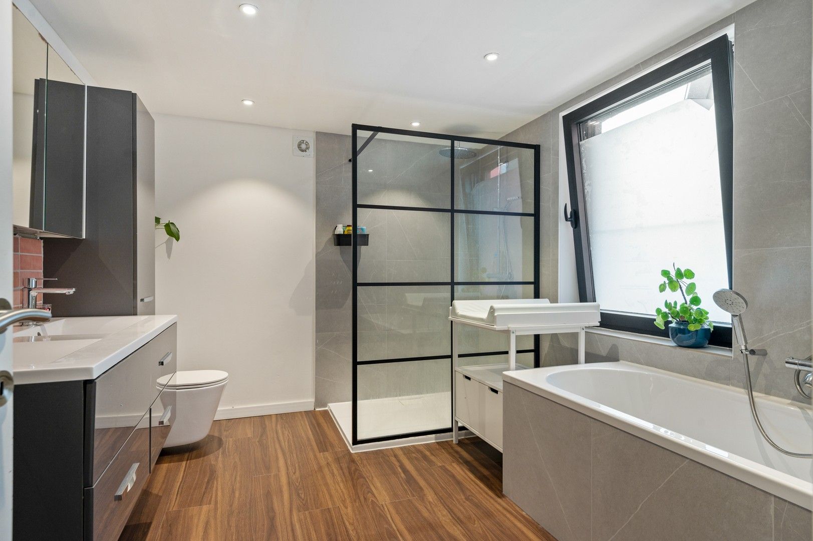 Energiezuinige woning met 4 slpk, inpandige garage en tuin foto 13