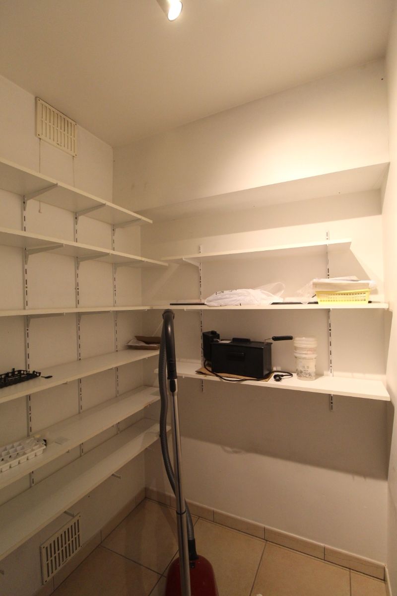 Instapklaar appartement met ruim terras te huur in centrum Roeselare foto 4