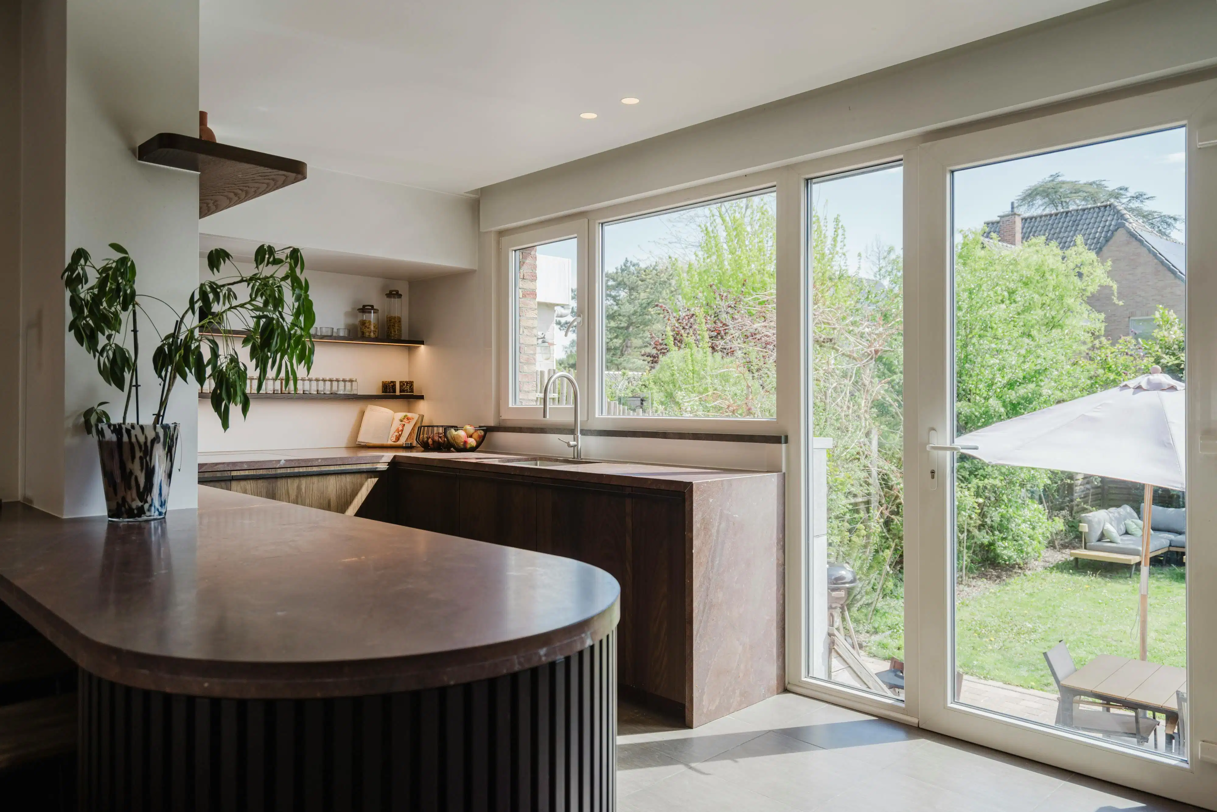 Instapklaar huis te koop op Sint-Elisabeth te Kortrijk foto 4