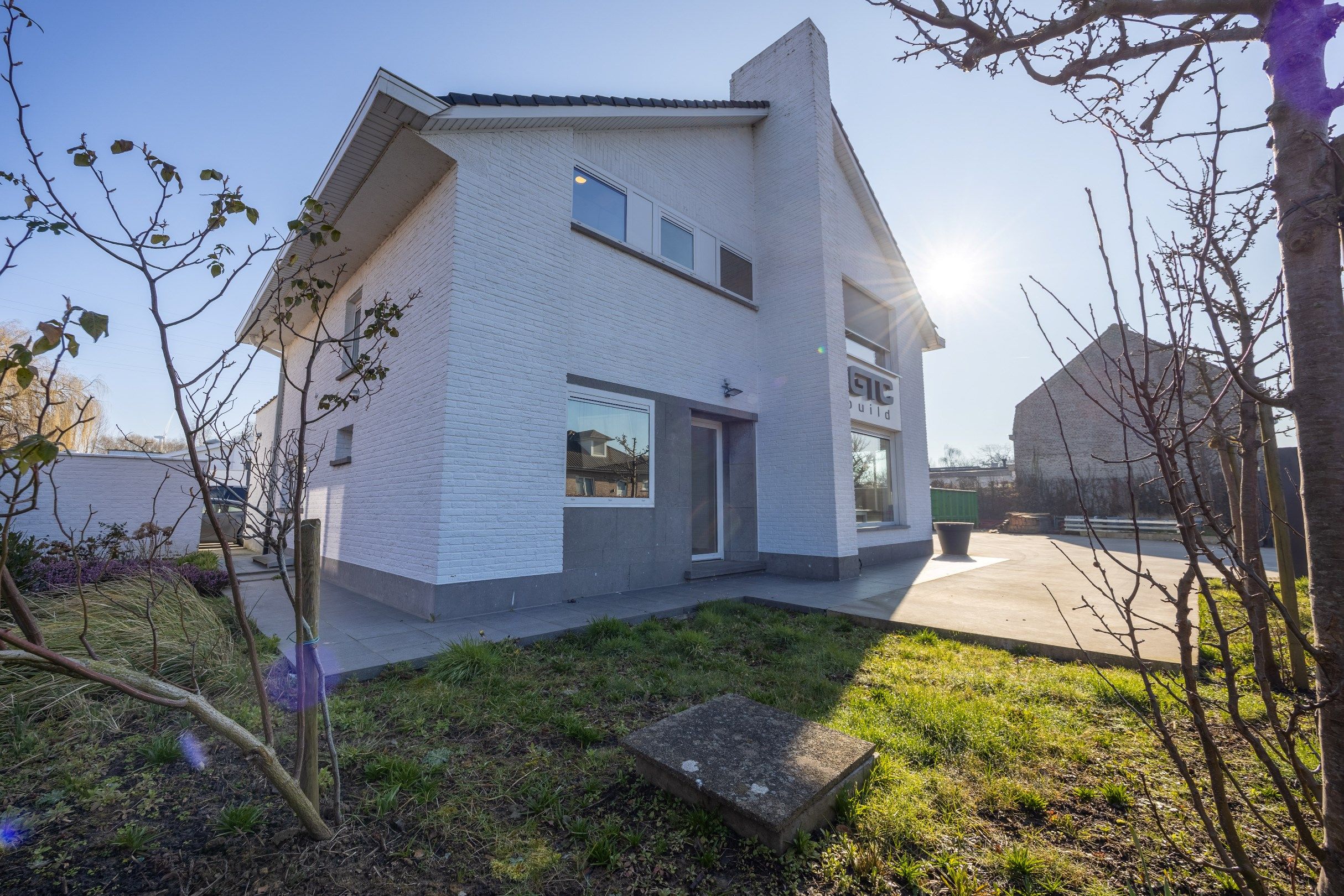 KMO GEBOUW OP 2890 M² foto 20