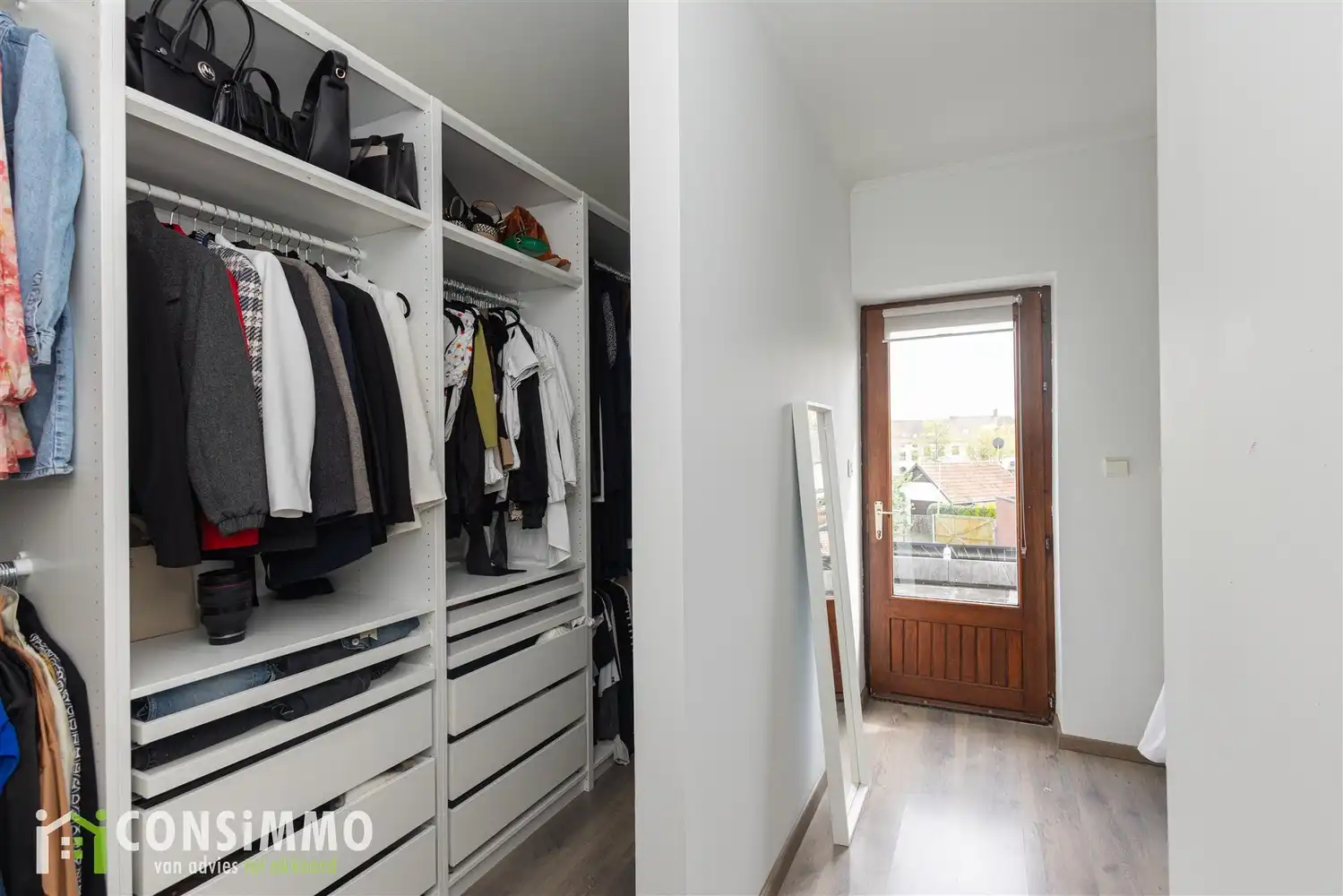 Karaktervolle en energiezuinige gezinswoning met zonnige tuin in Genk foto 21