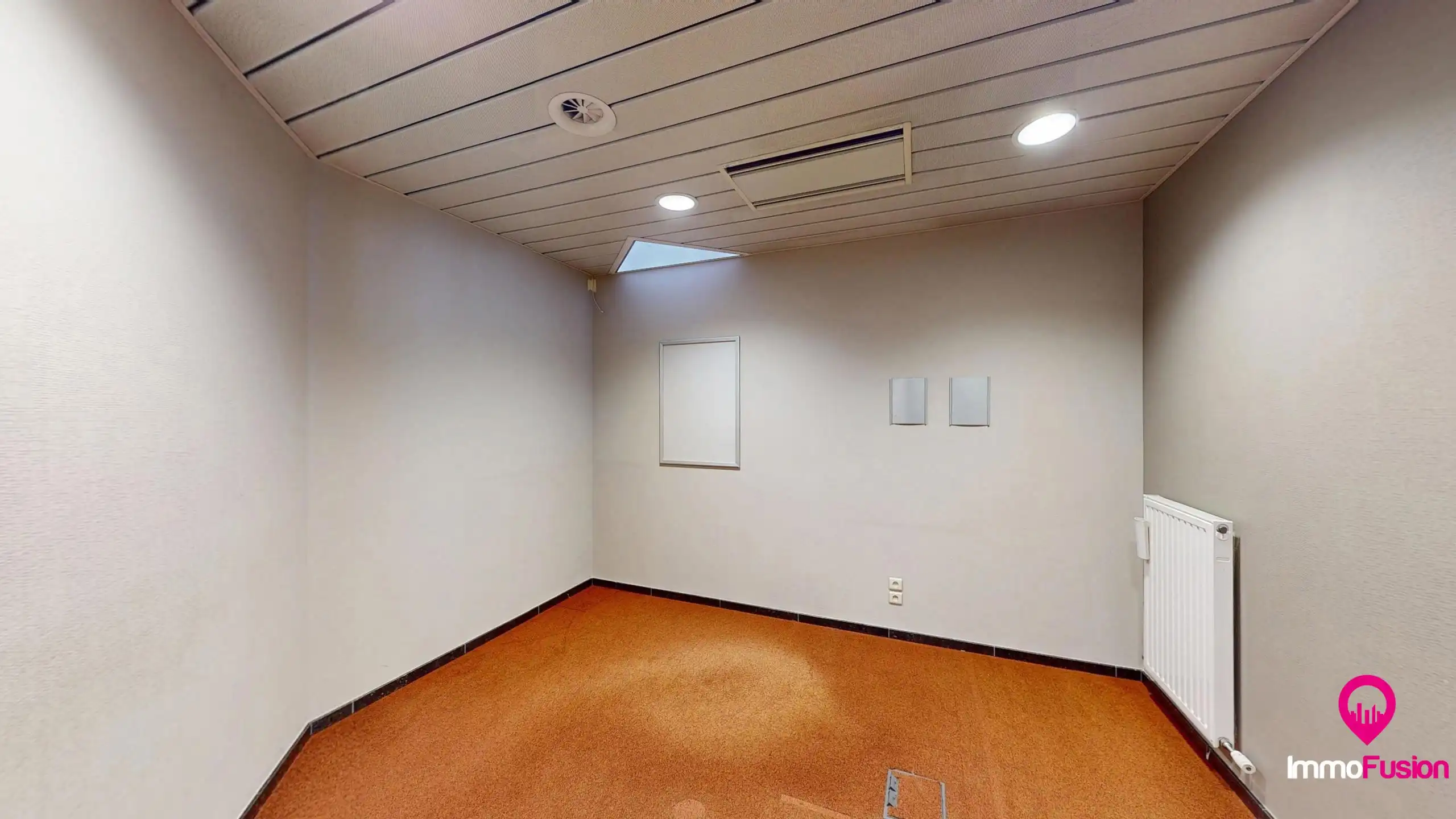 Zeer ruim kantoor op commerciële locatie in centrum Beringen foto 34