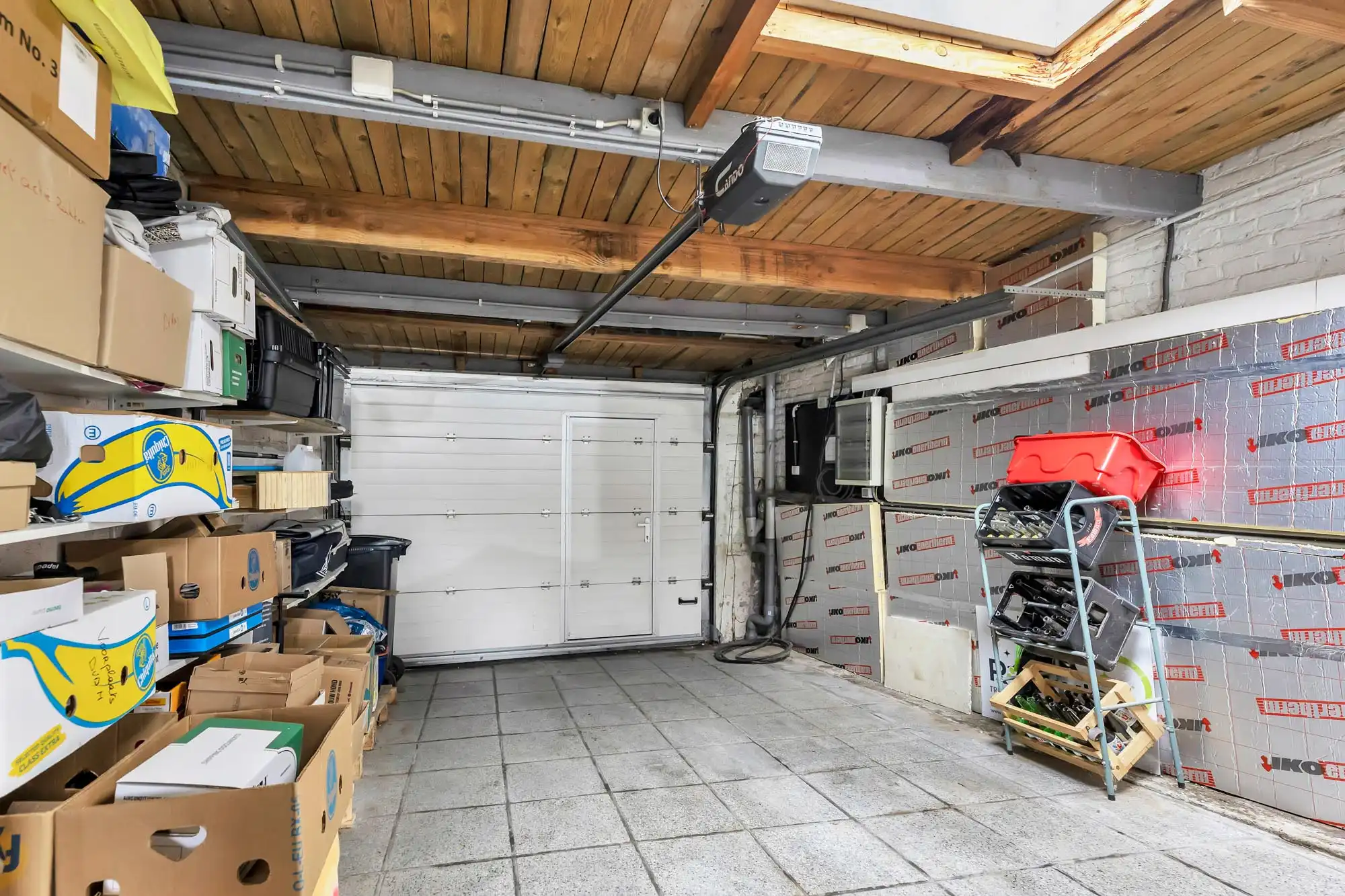 Instapklare woning met ruime garage op groene locatie foto 13