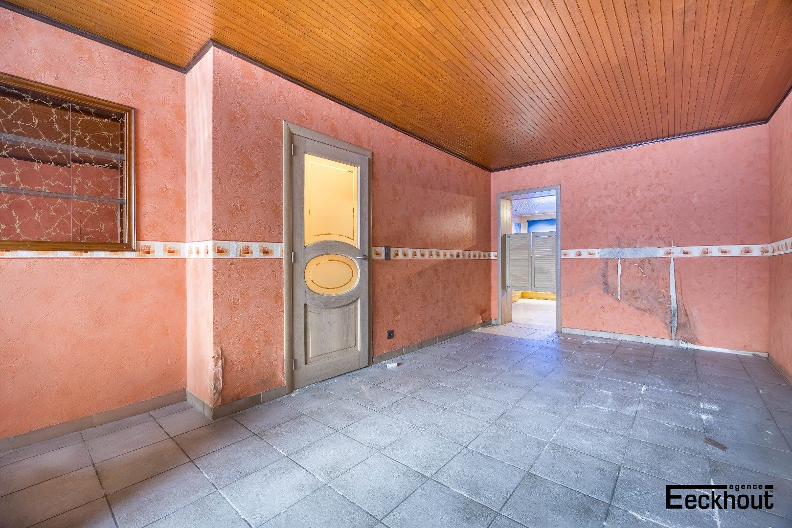 Te renoveren woning met diepe, zonnige tuin foto 4
