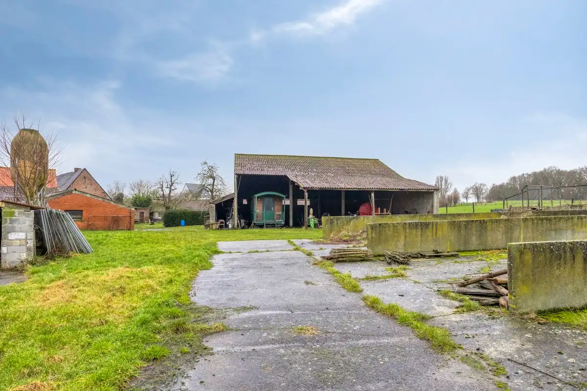 Prachtige te renoveren hoeve op meer dan 2 hectare! foto 8