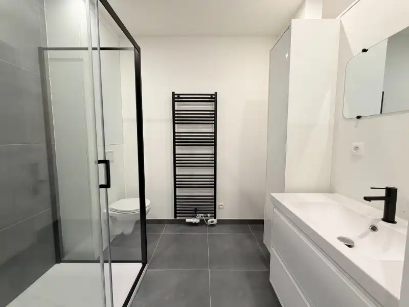 Gerenoveerde halfopen woning te huur in Doornzele foto 7