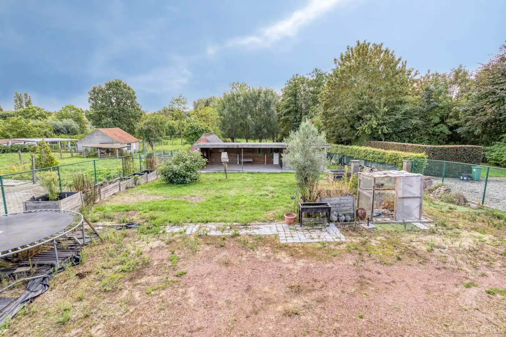 Volledig onderkelderde bungalow te koop op groot perceel foto 19