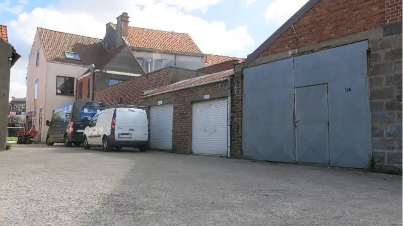Opslagplaats of garage (33 m2) te huur in Brugge foto 2