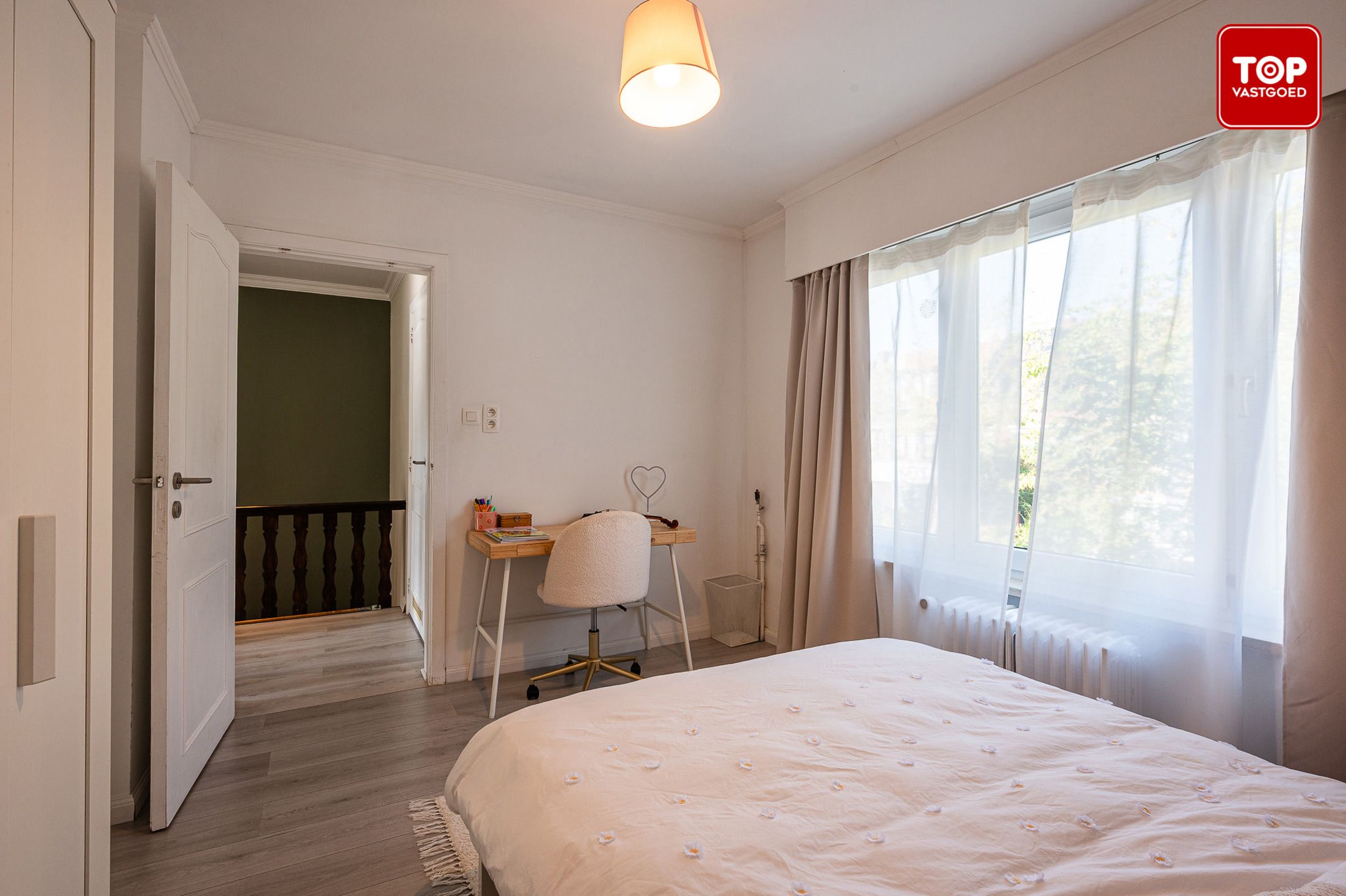 Instapklare halfopen bebouwing met drie slaapkamers foto 14