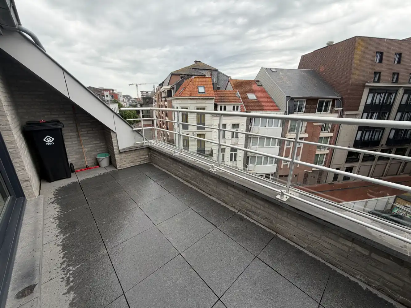 Duplexappartement met zonnig terras in het bruisend centrum van Blankenberge. Dichtbij het Casino en het commercieel centrum. foto 5