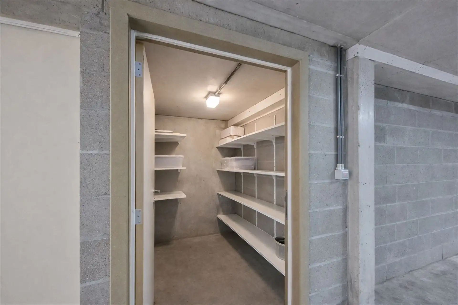 Instapklaar duplex appartement met terras en ondergrondse garage op steenworp van Hasselt centrum foto 19