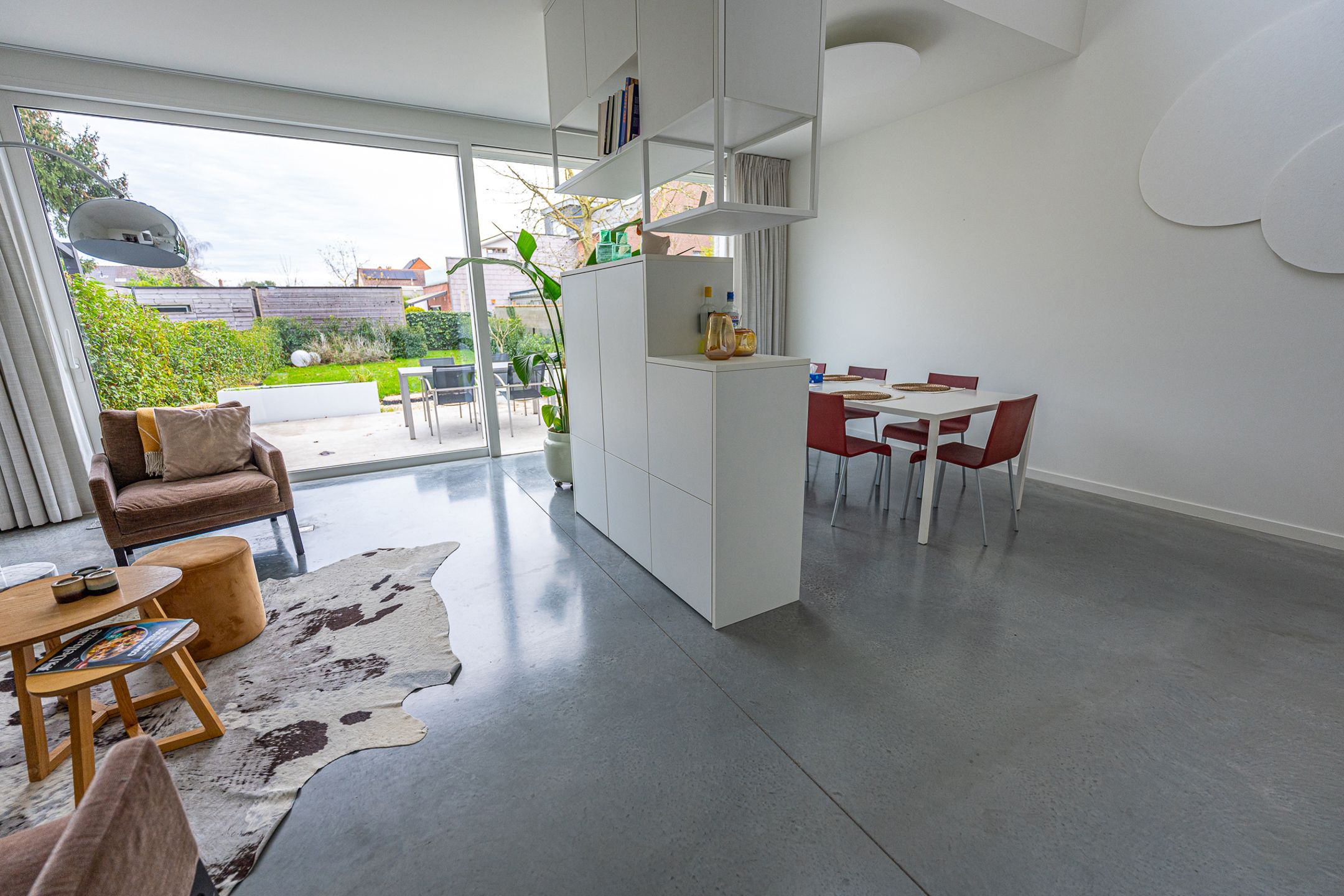 Uitstekend afgewerkte woning met terras en tuintje foto 17