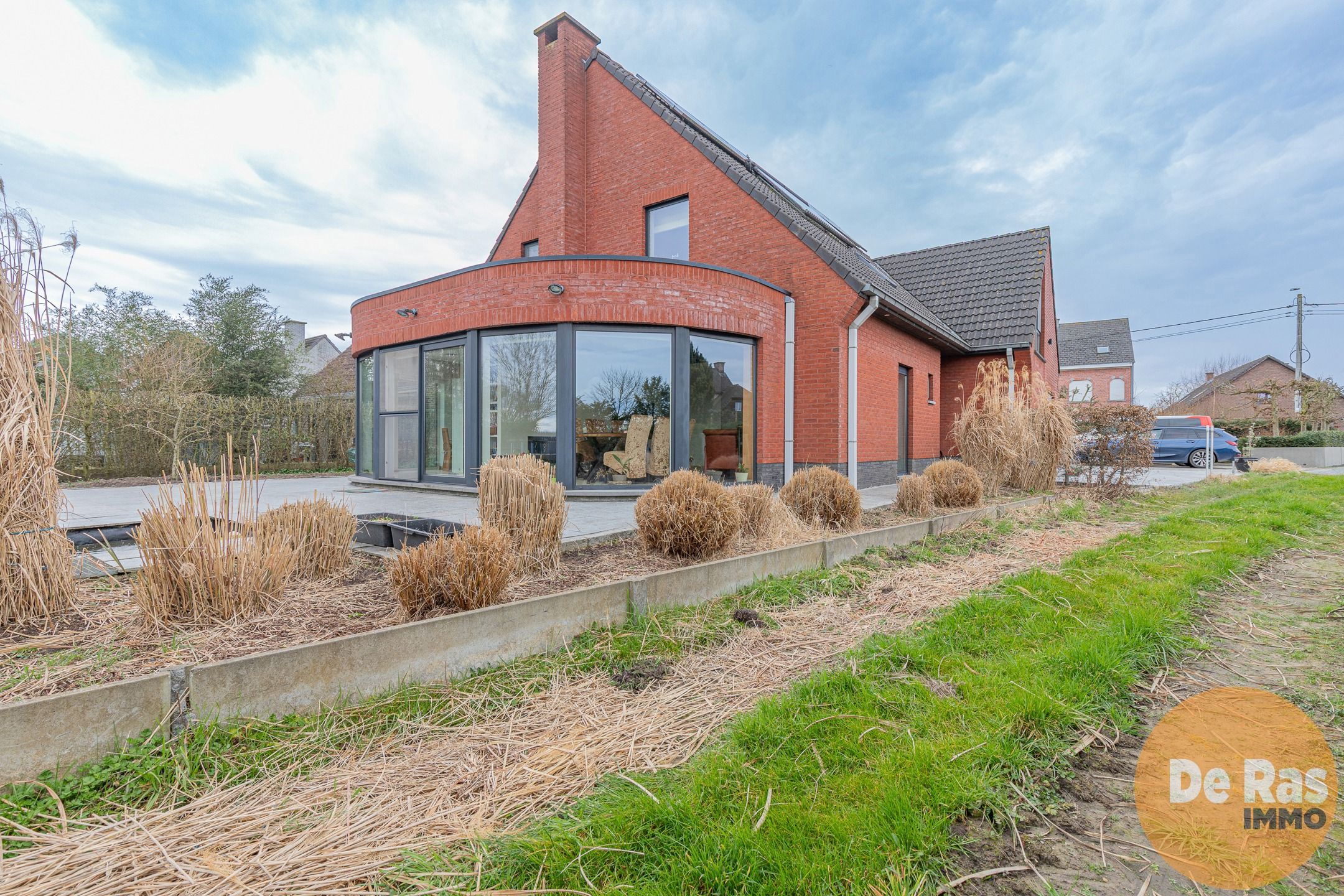 WIEZE - Lichtrijke villa met 5 slpks en 2 bdkmrs en tuin foto 24