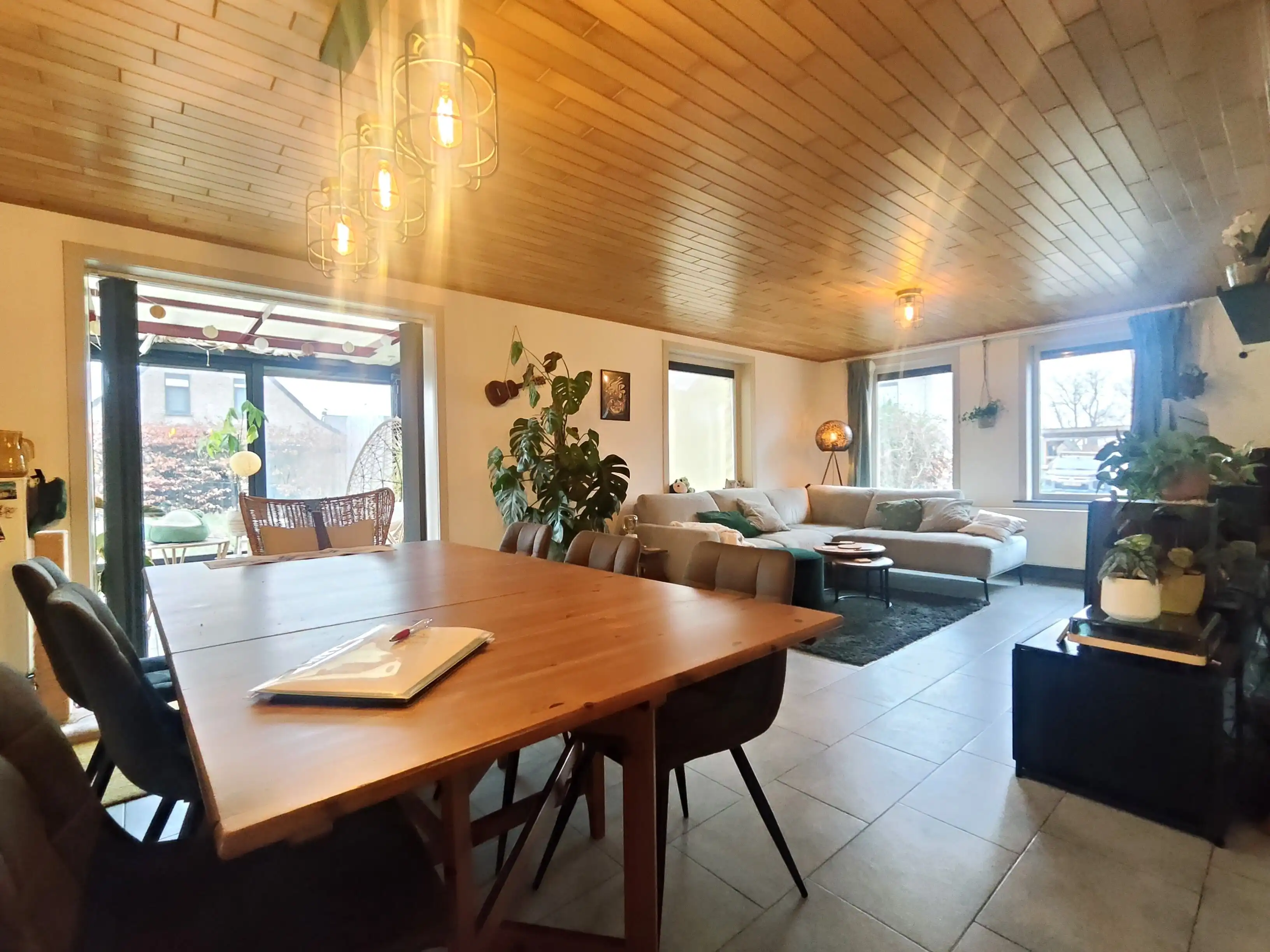 Degelijke villa (ca 654m²) te Jabbeke op de grens met Roksem/Oudenburg ! foto 4