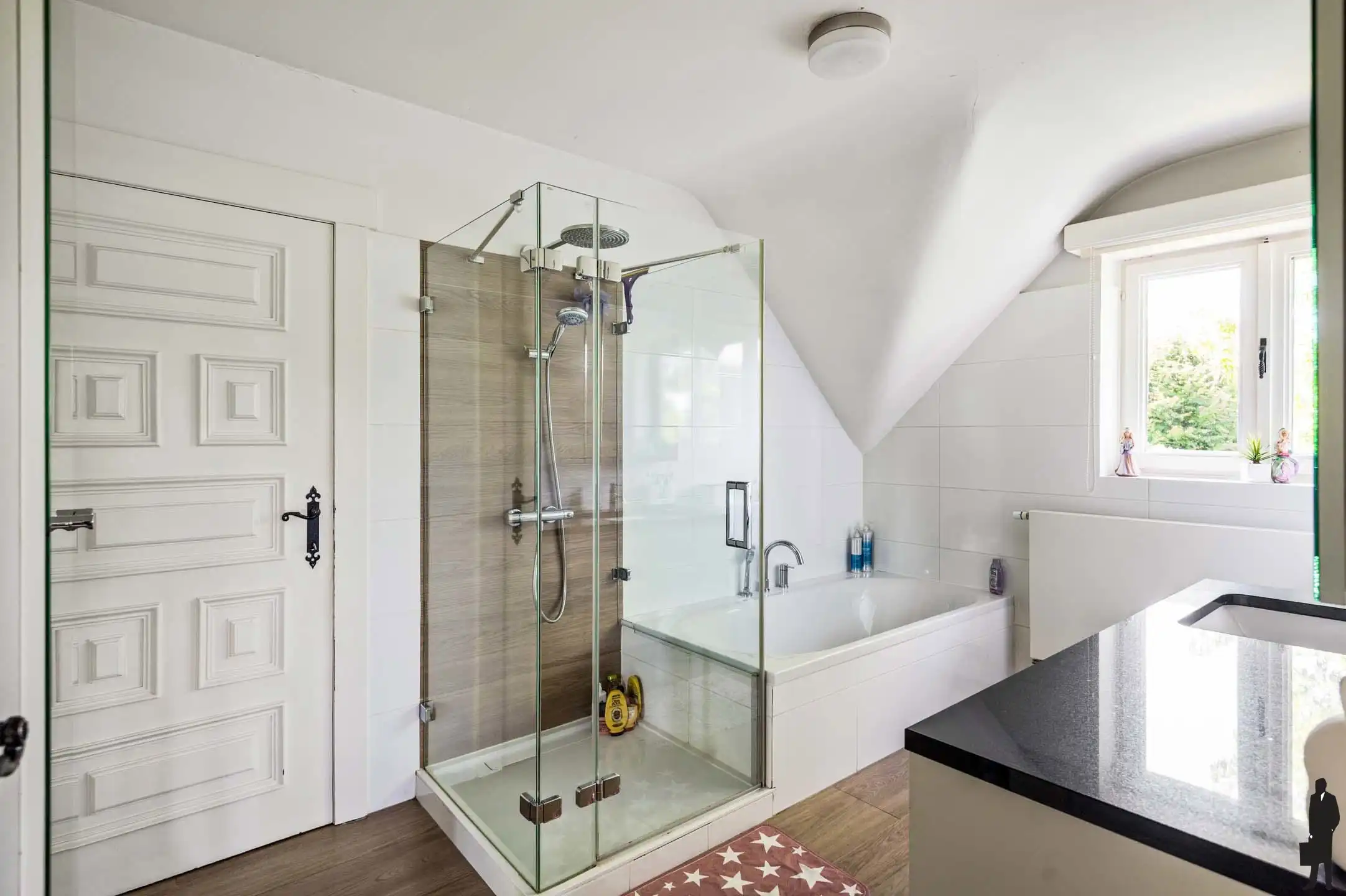 Exclusieve villa met zwembad en professionele ruimte foto 25