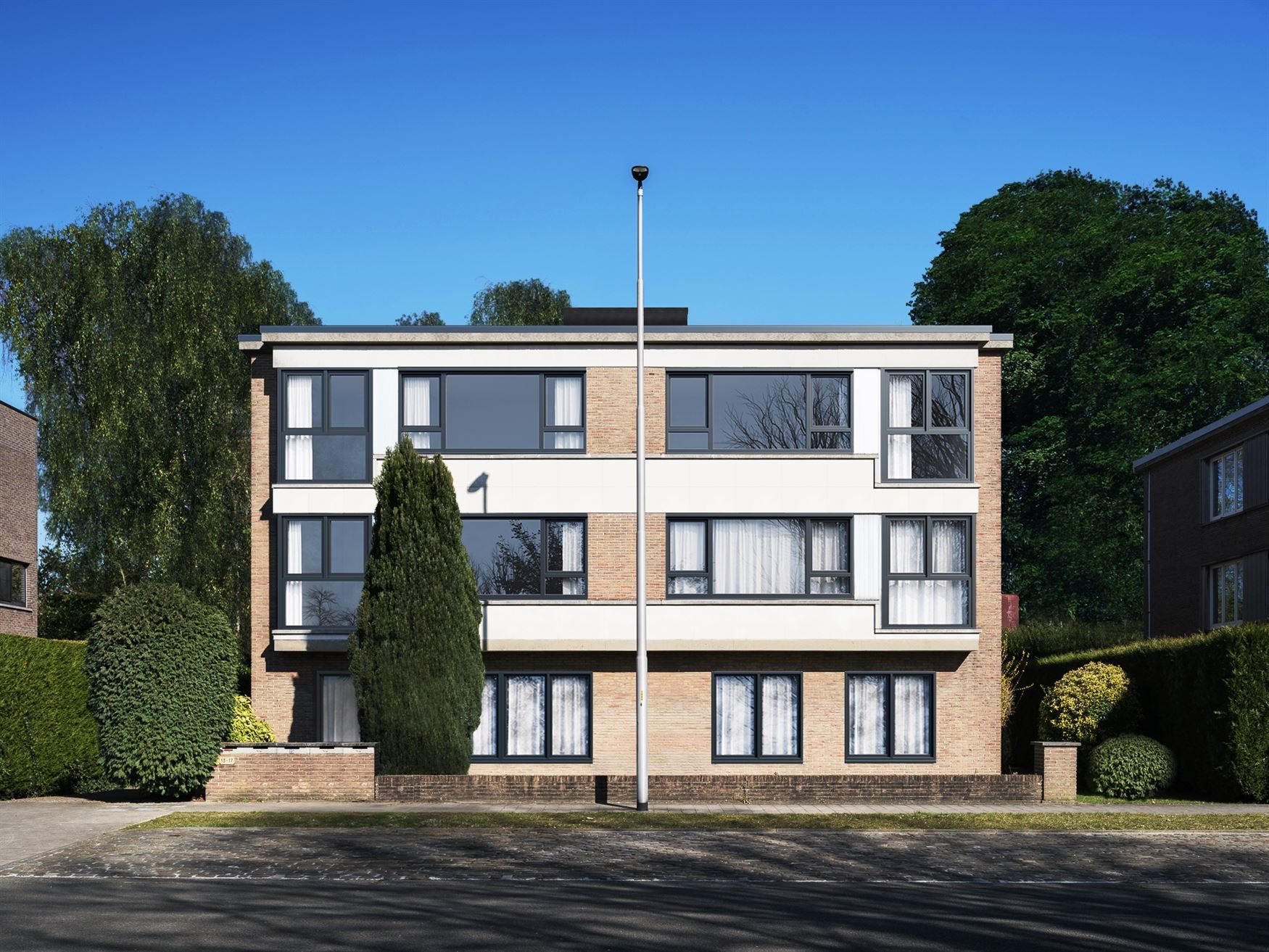 Ruim, lichtrijk appartement (114m²) met garage in Sint-Amandsberg. foto 11