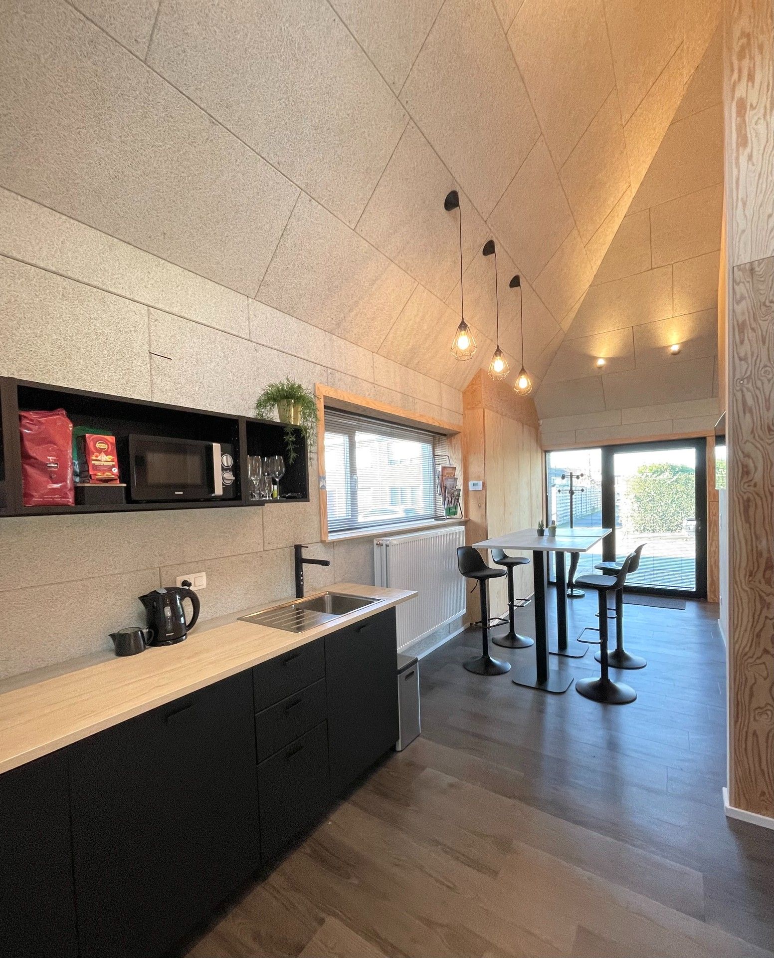 COMMERCIEEL GEBOUW - OPBRENGSTEIGENDOM foto 7