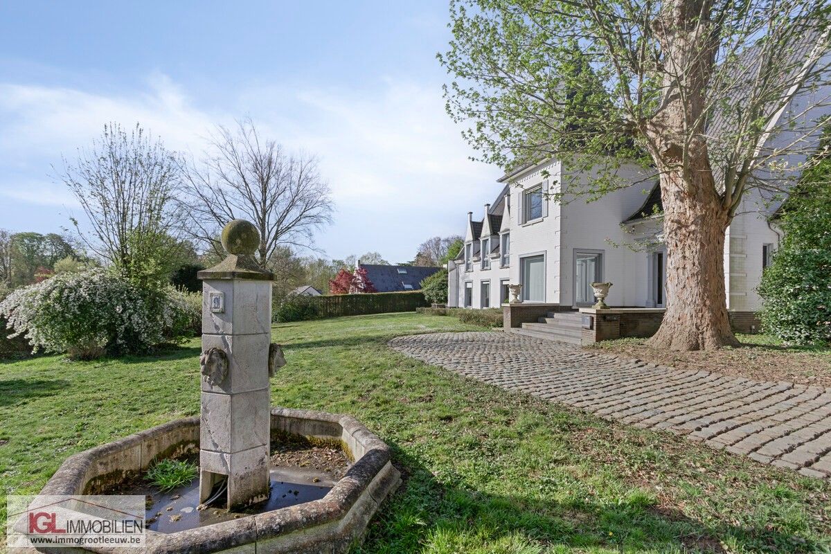 Uitzonderlijk landhuis te Vlieringenpark te koop foto 2