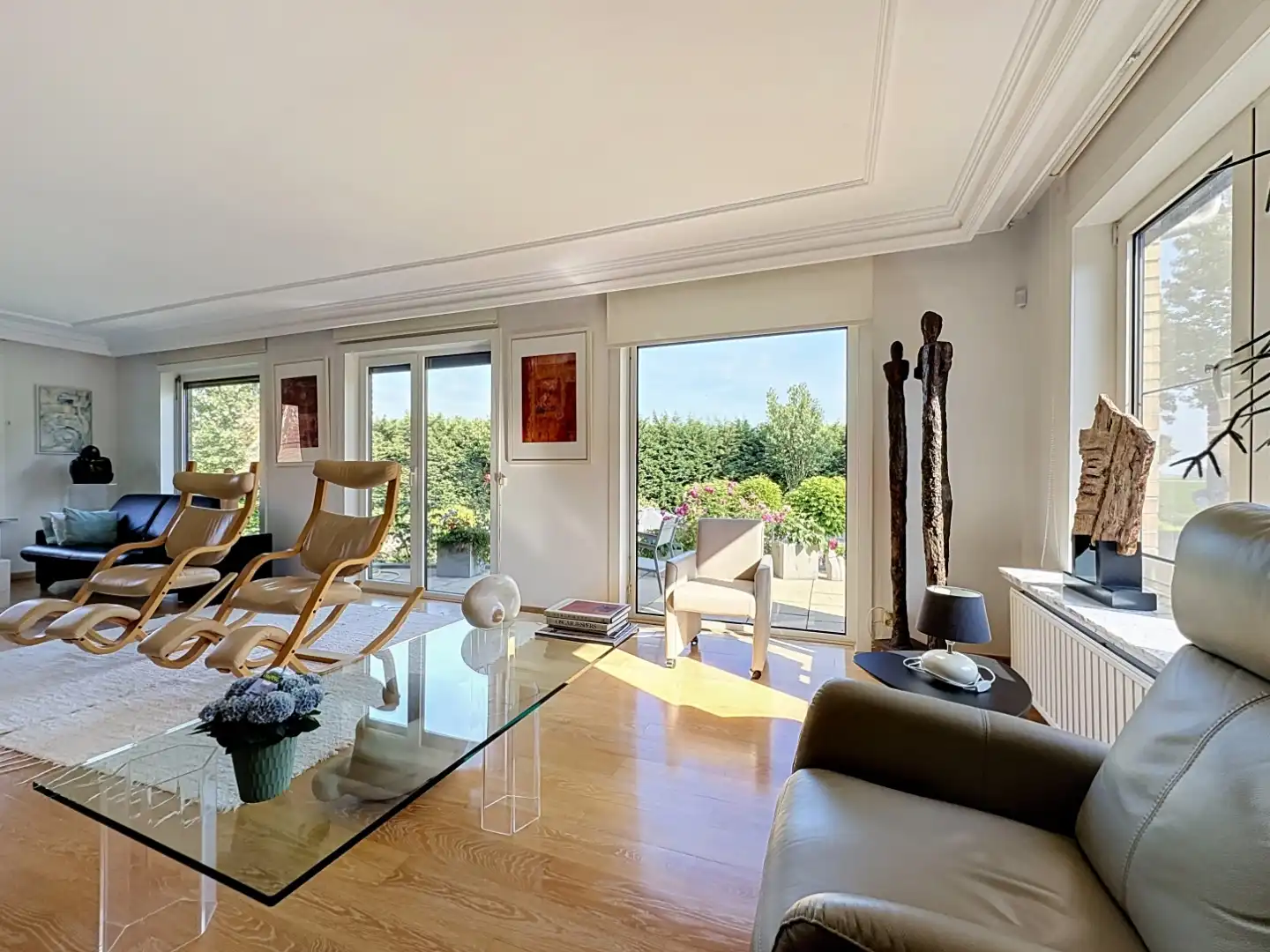 Ruime en zongerichte woning te koop te Wulpen. foto 3