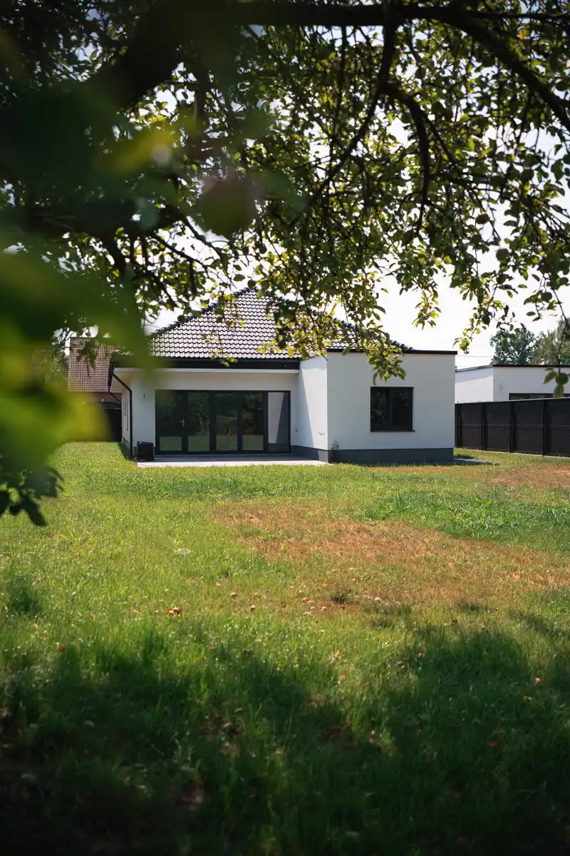 Ruime, recent gerenoveerde gezinswoning op gunstige ligging foto 26