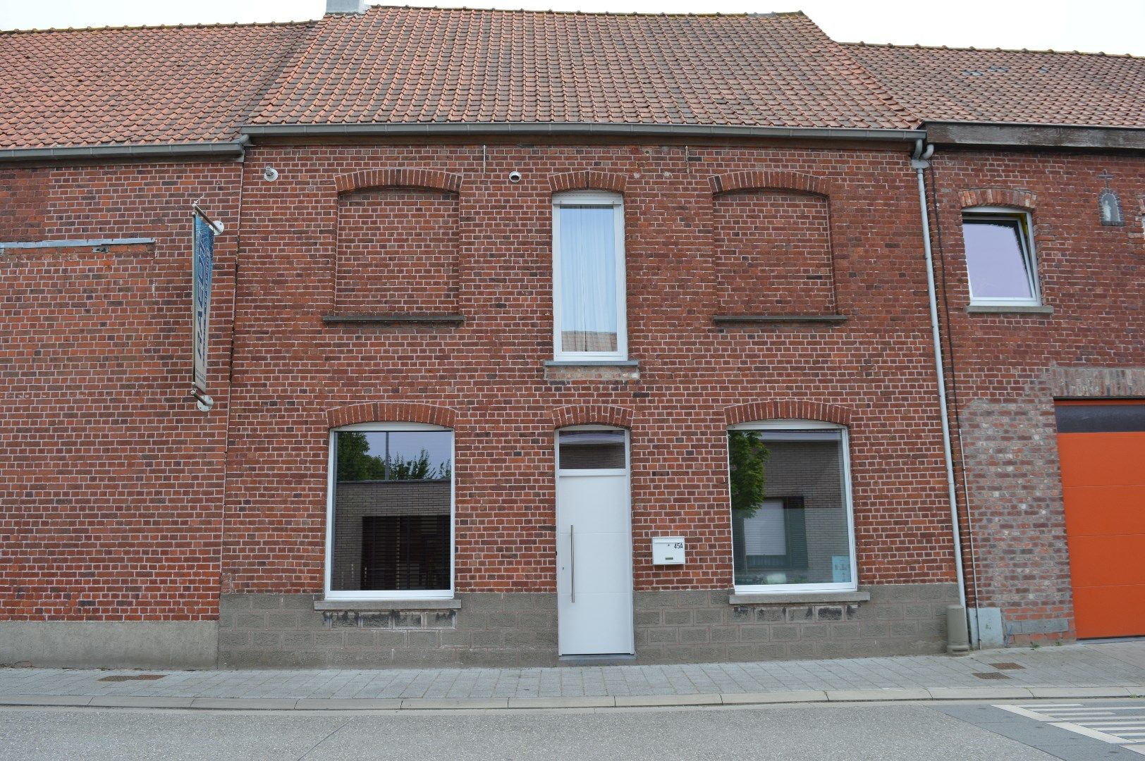 Mooie rijwoning met zonnige tuin op het zuidoosten in Heule met 3 slaapkamers foto 13