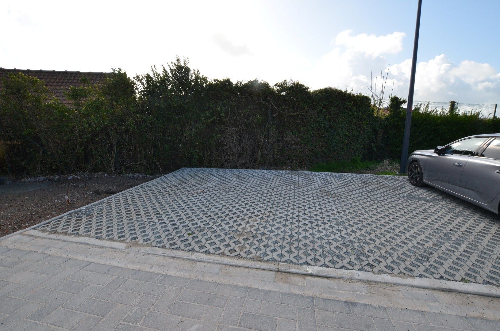 Woning met 2 auto-staanplaatsen foto 13