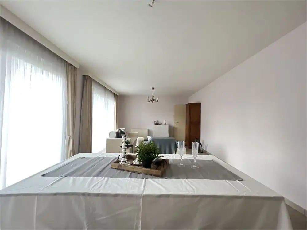 Ruim en lichtrijk app. met 2 slpks + garage mogelijk foto 4