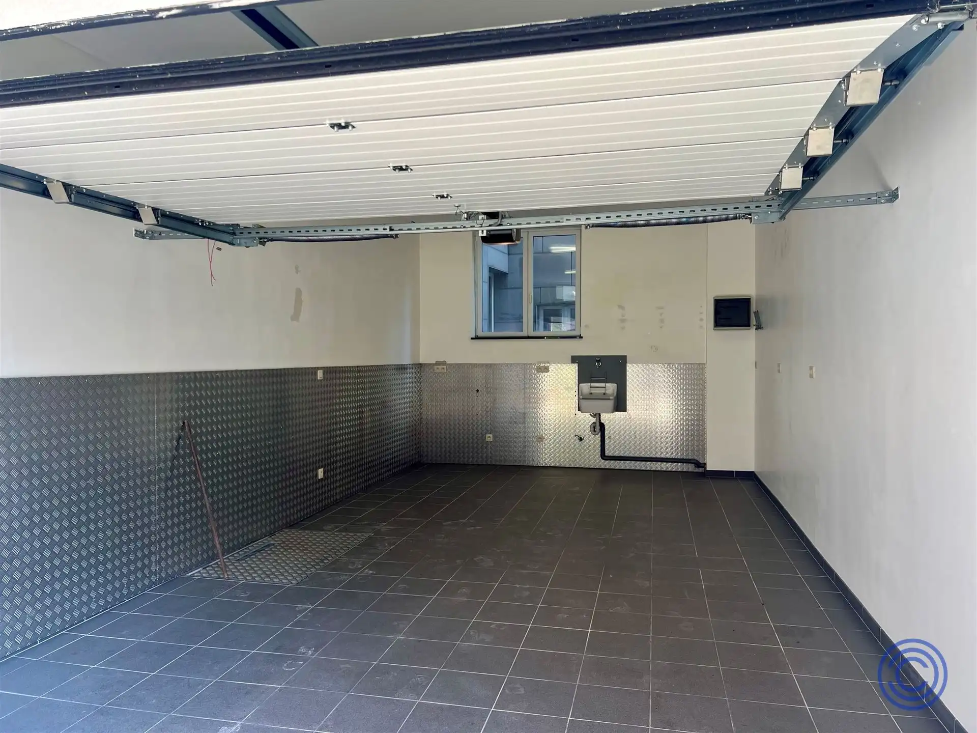 Ruim 2-slpk appartement op toplocatie + garage! foto 13