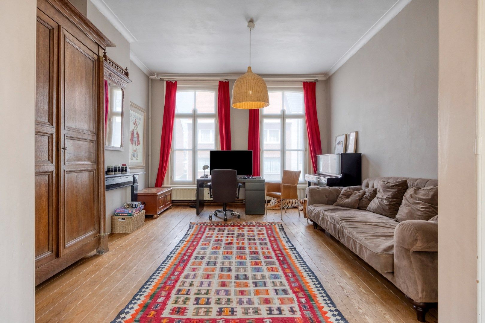 Instapklaar herenhuis met 4/5 slpks, centraal gelegen in Achterbos !  foto 9