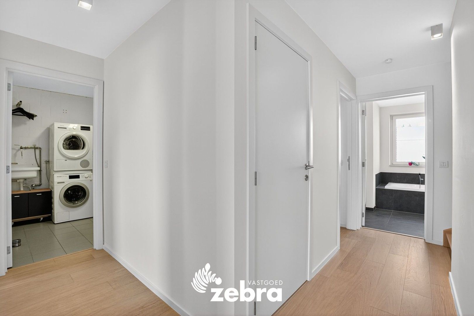 Instapklare woning met 4 SLK, 2 BADK en GARAGE! foto 17