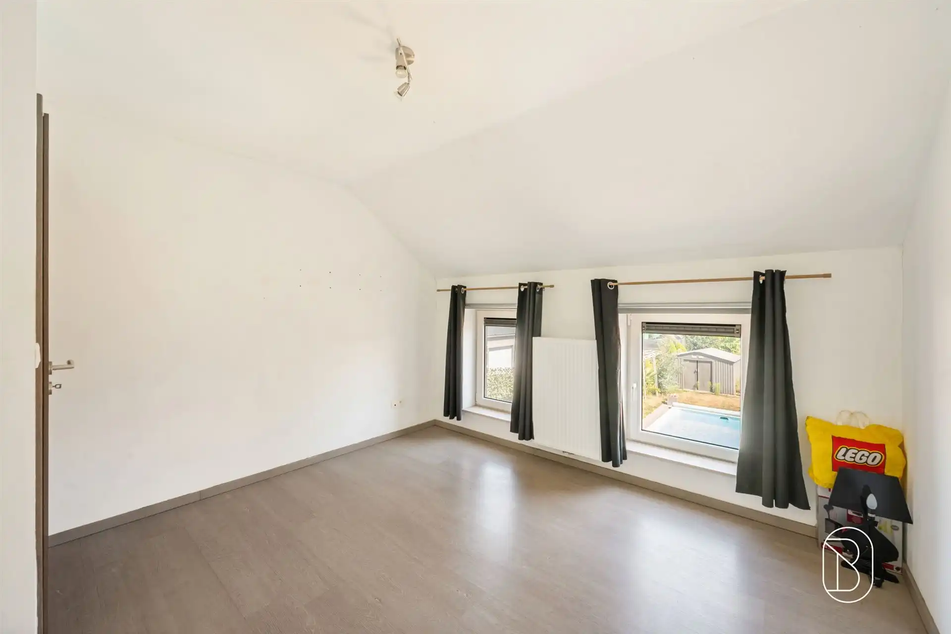 Recente woning (2021) met 4 slpk en zwembad! foto 14