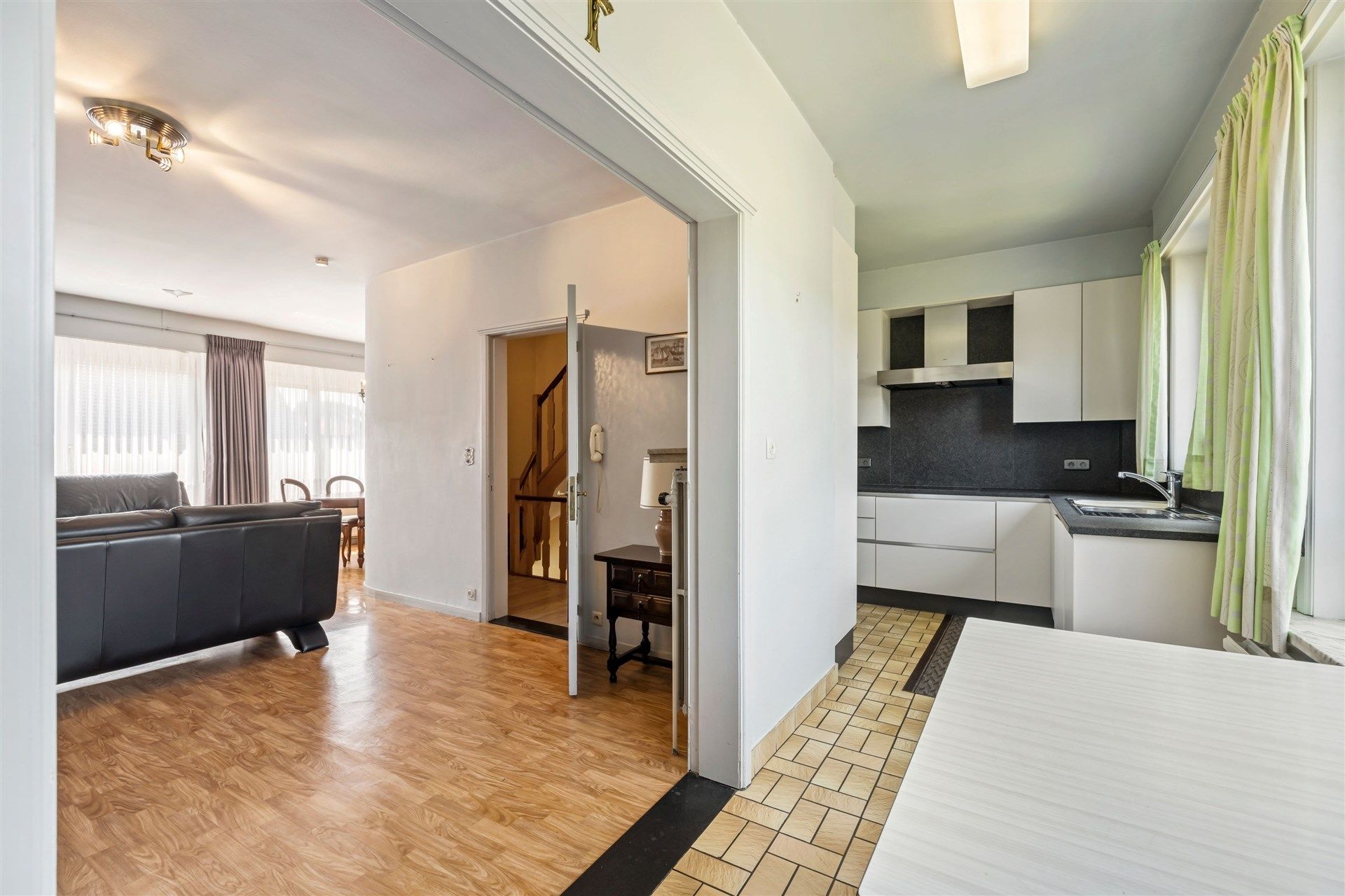 Uitstekend gelegen bel-étagewoning met 3 slaapkamers en garage foto 7