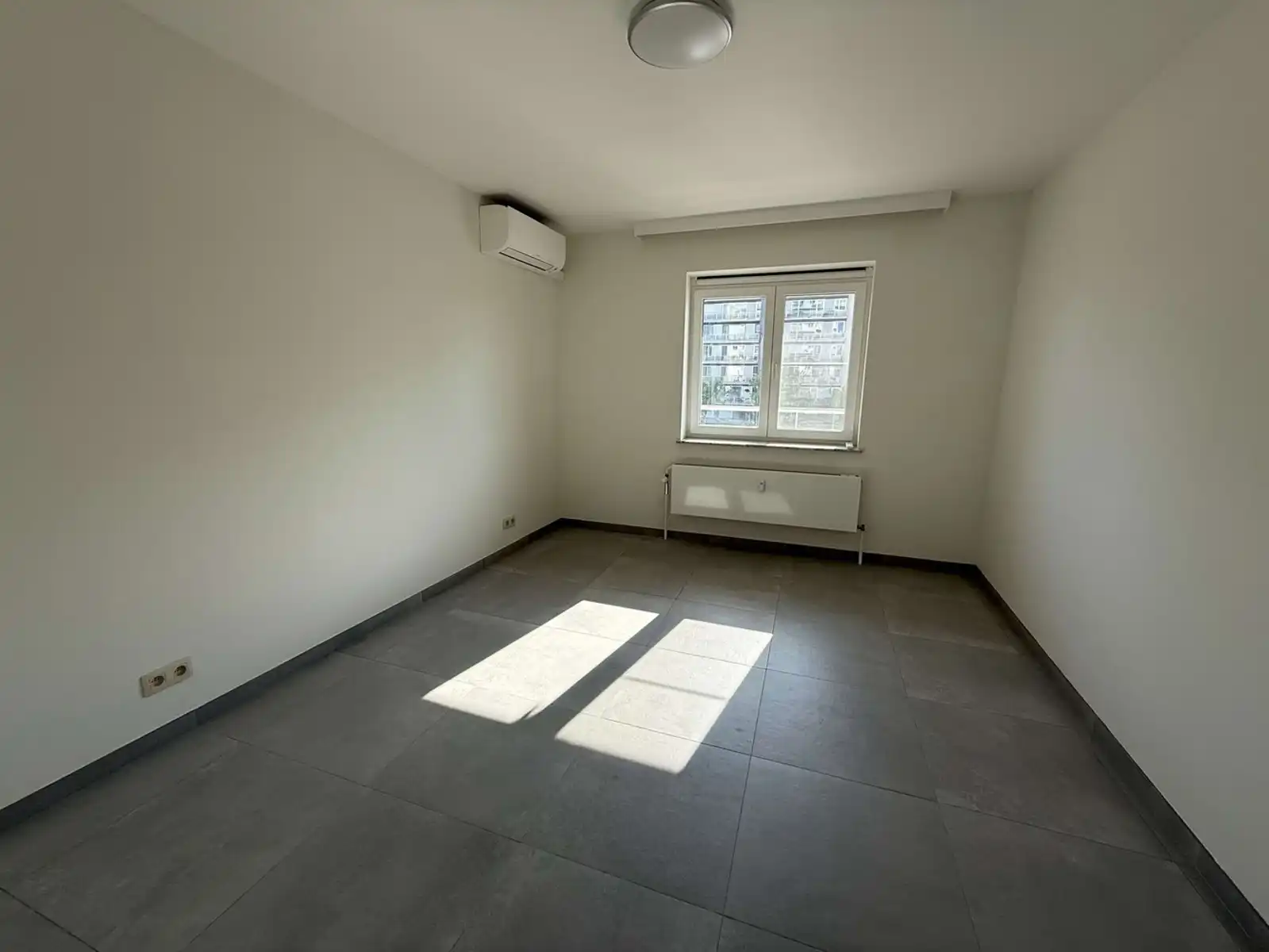 Volledig gerenoveerd appartement met 2 slaapkamers en ruim zonneterras te huur in Heverlee (Leuven) foto 9