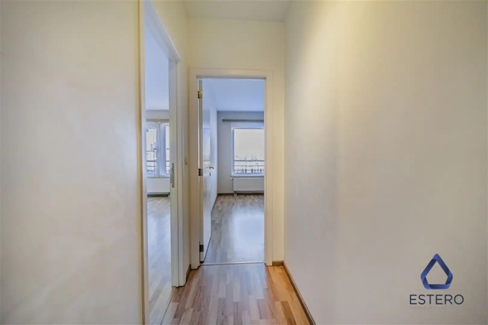 Ruim 2-slpkappartement met terras en uitzicht op de stad foto 7