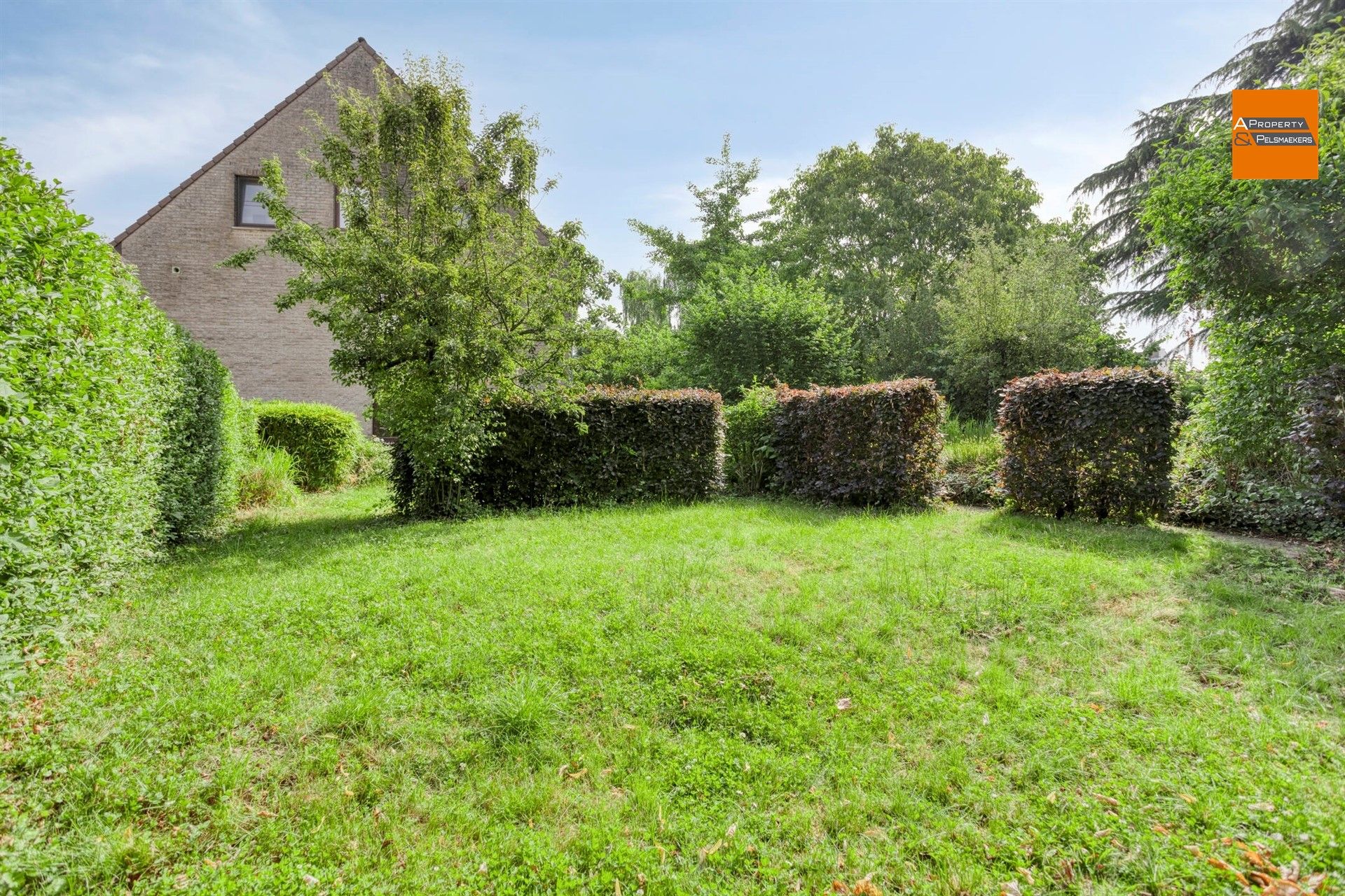 2 slaapkamers appartement met grote tuin foto 18