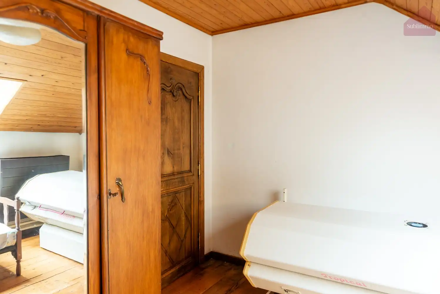 Ruime gezinswoning met 6 slaapkamers op een uitzonderlijk groot perceel van 21a 73ca foto 26