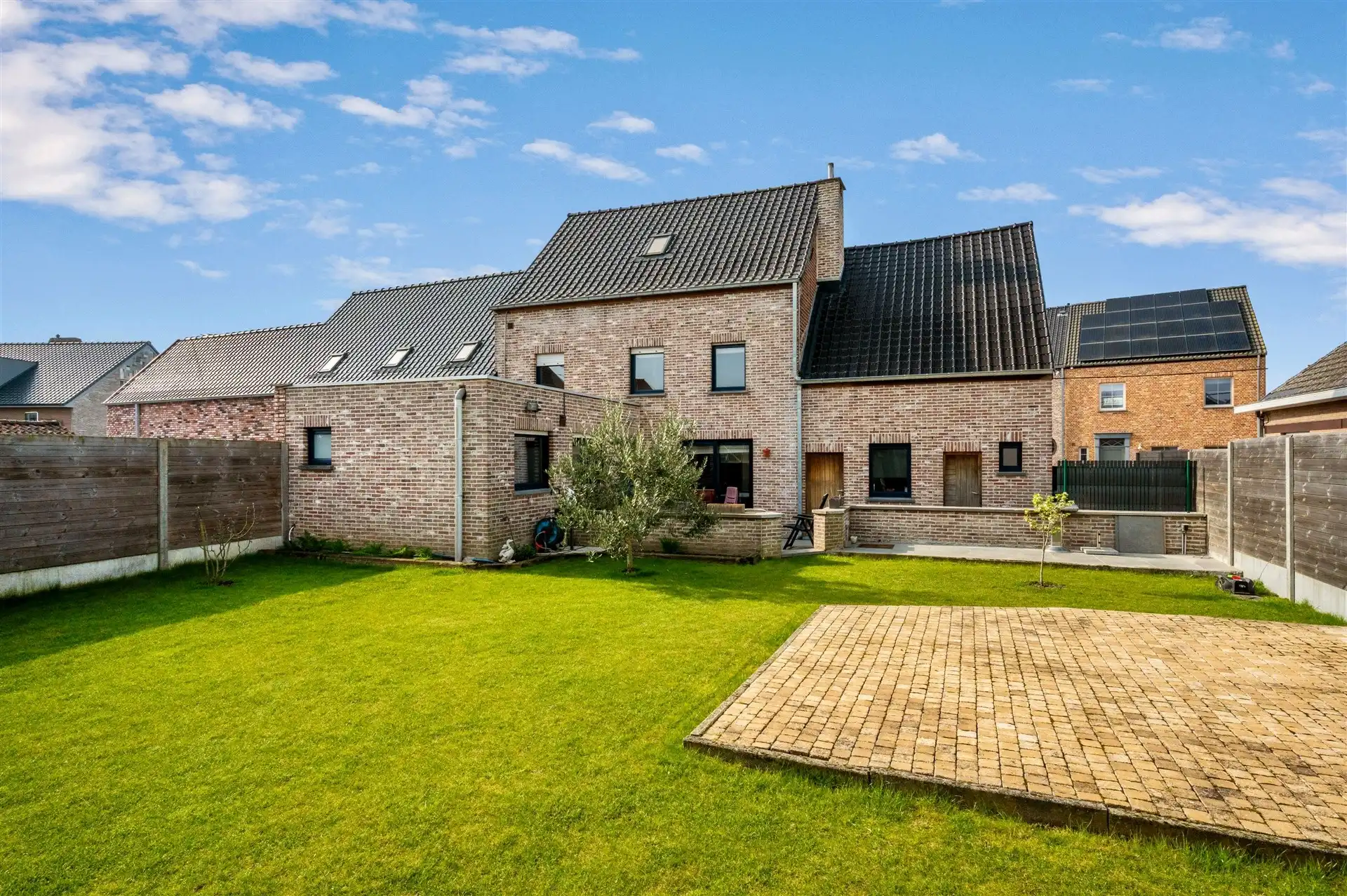 Uiterst charmante woning met 3 slpks, garage en tuin foto 22