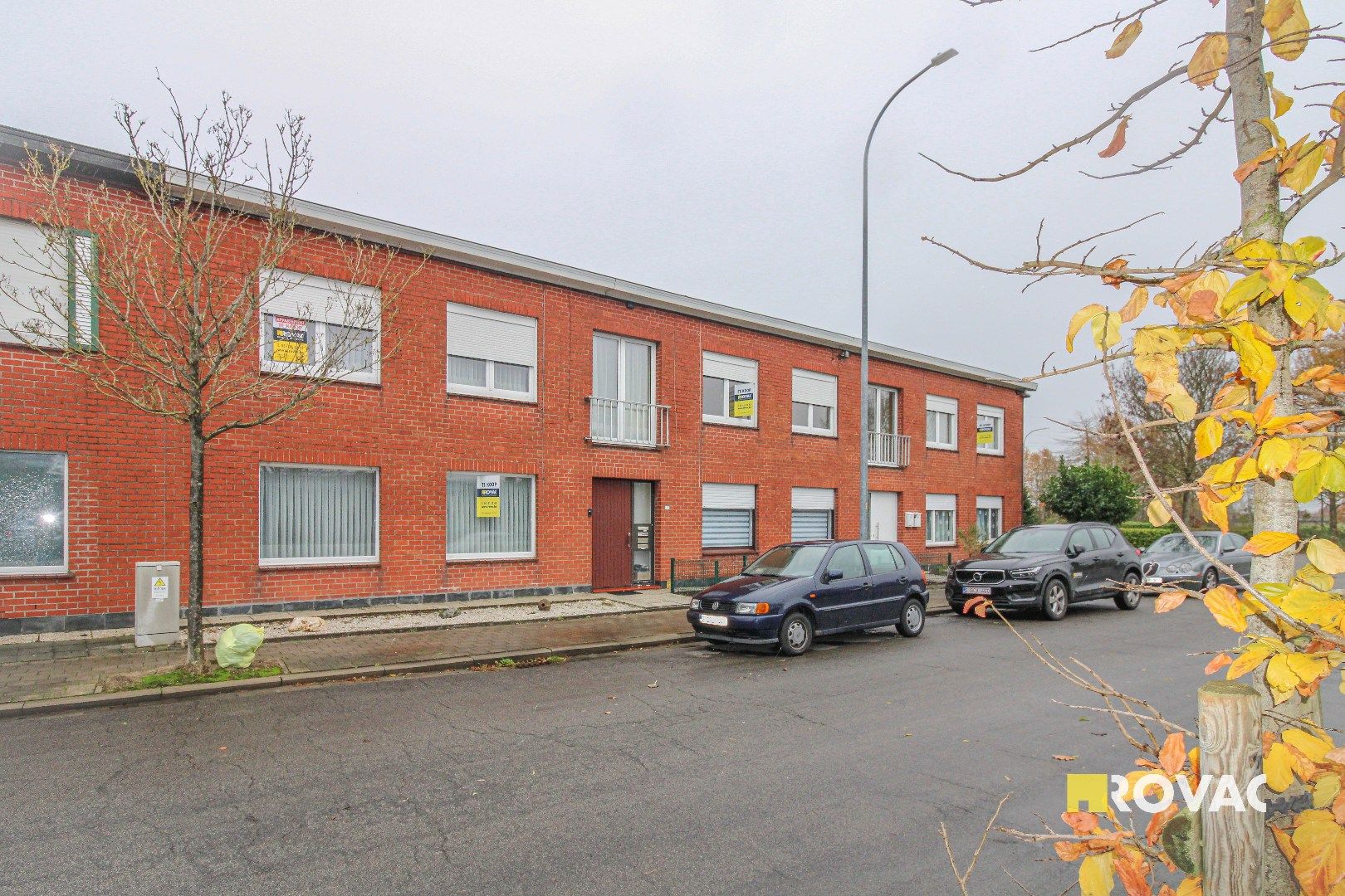 Deels te renoveren appartement met garage! foto {{pictureIndex}}