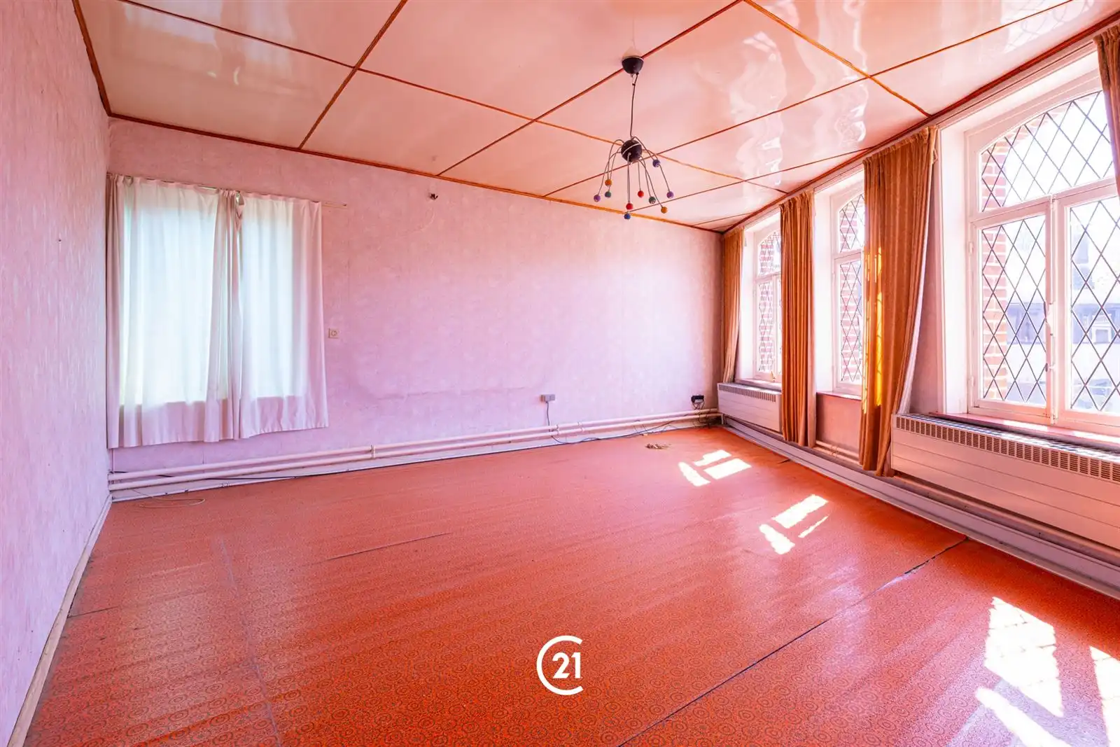 Ruime, te renoveren woning op een strategische ligging foto 20
