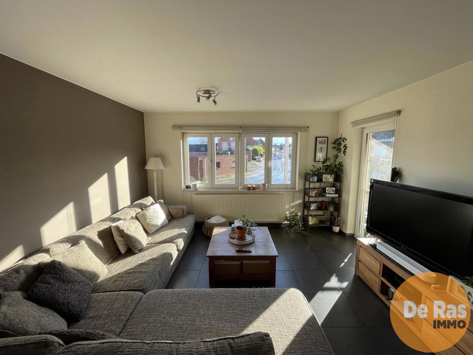 BURST - Verzorgd 3-slaapkamerappartement nabij het station foto 3
