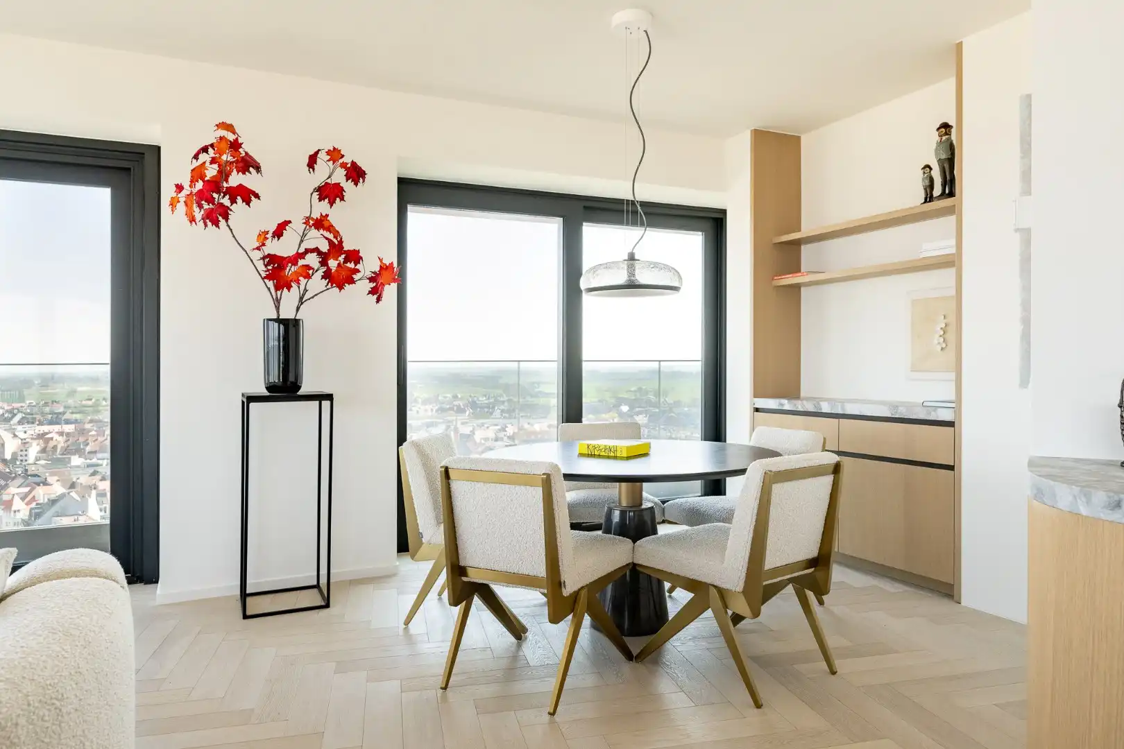 Luxueus nieuwbouwappartement met panoramische verzichten foto 5