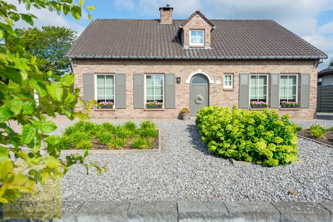 Op heel geliefde locatie, 3 - 4 slaapkamers, zonnepanelen, perceel 10are50ca foto 3