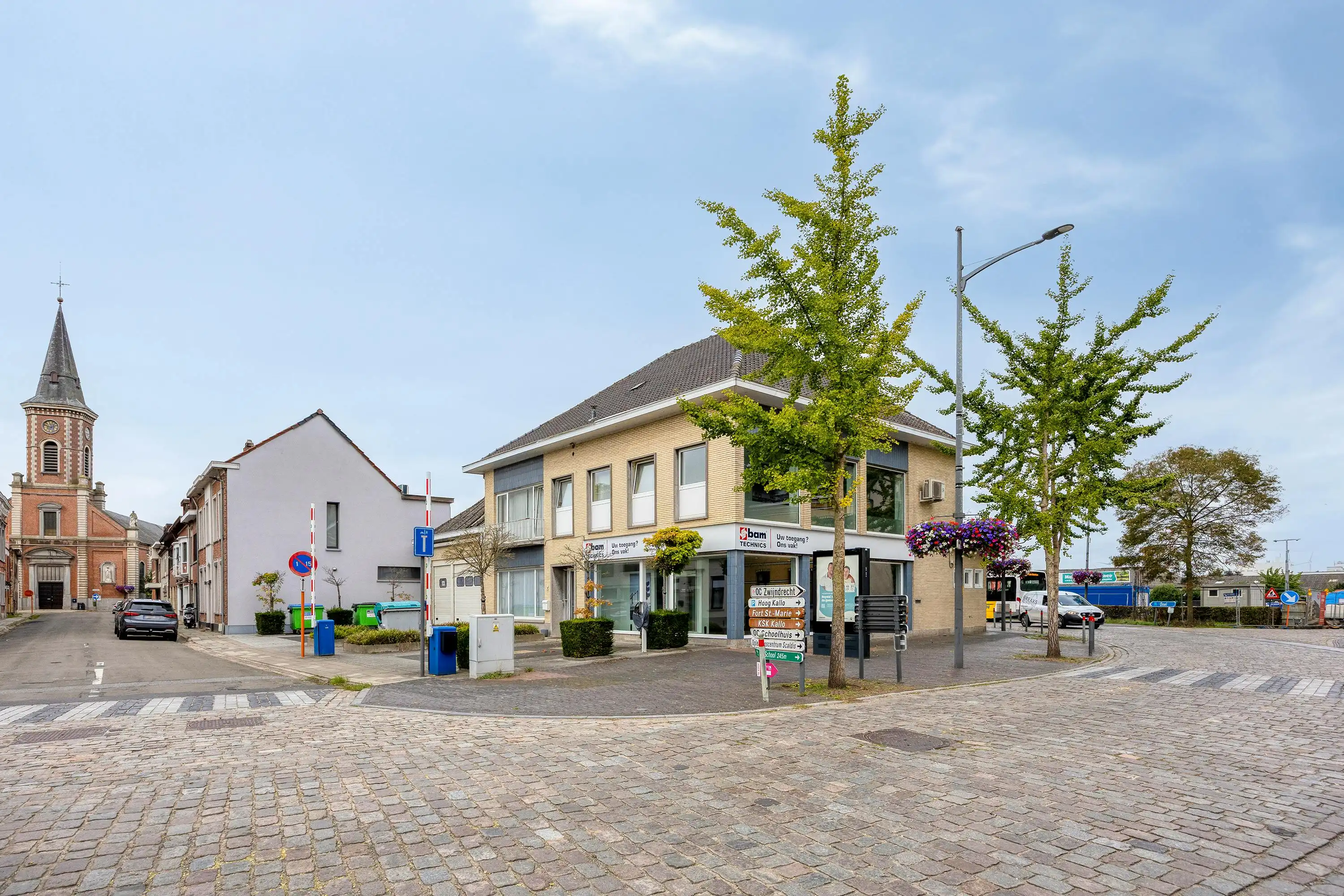 Veelzijdig eigendom met ruime woning, handelspand en magazijn foto 51
