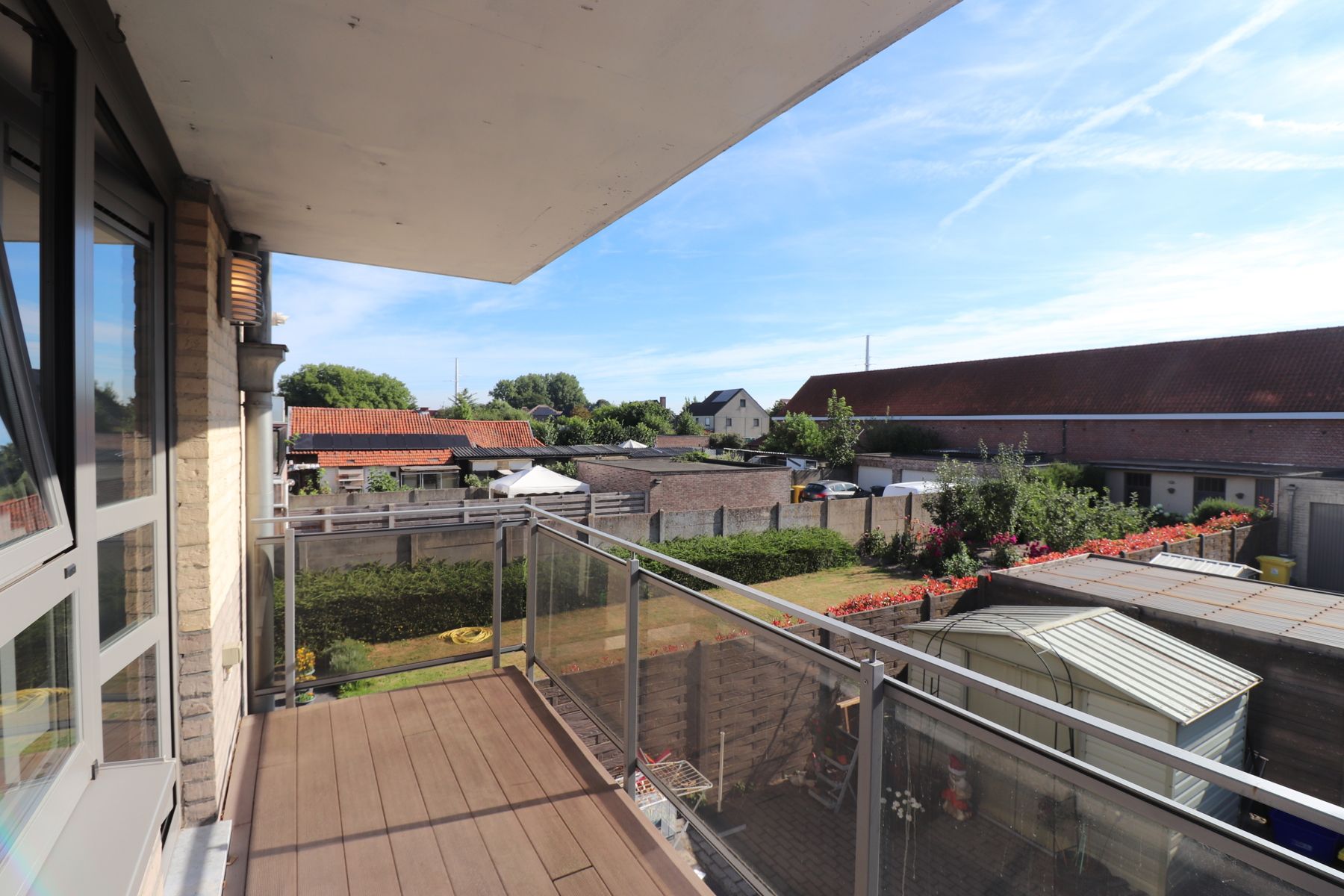 Een appartement op de 1ste verdieping achteraan met 1 slaapkamer en terras. foto 9
