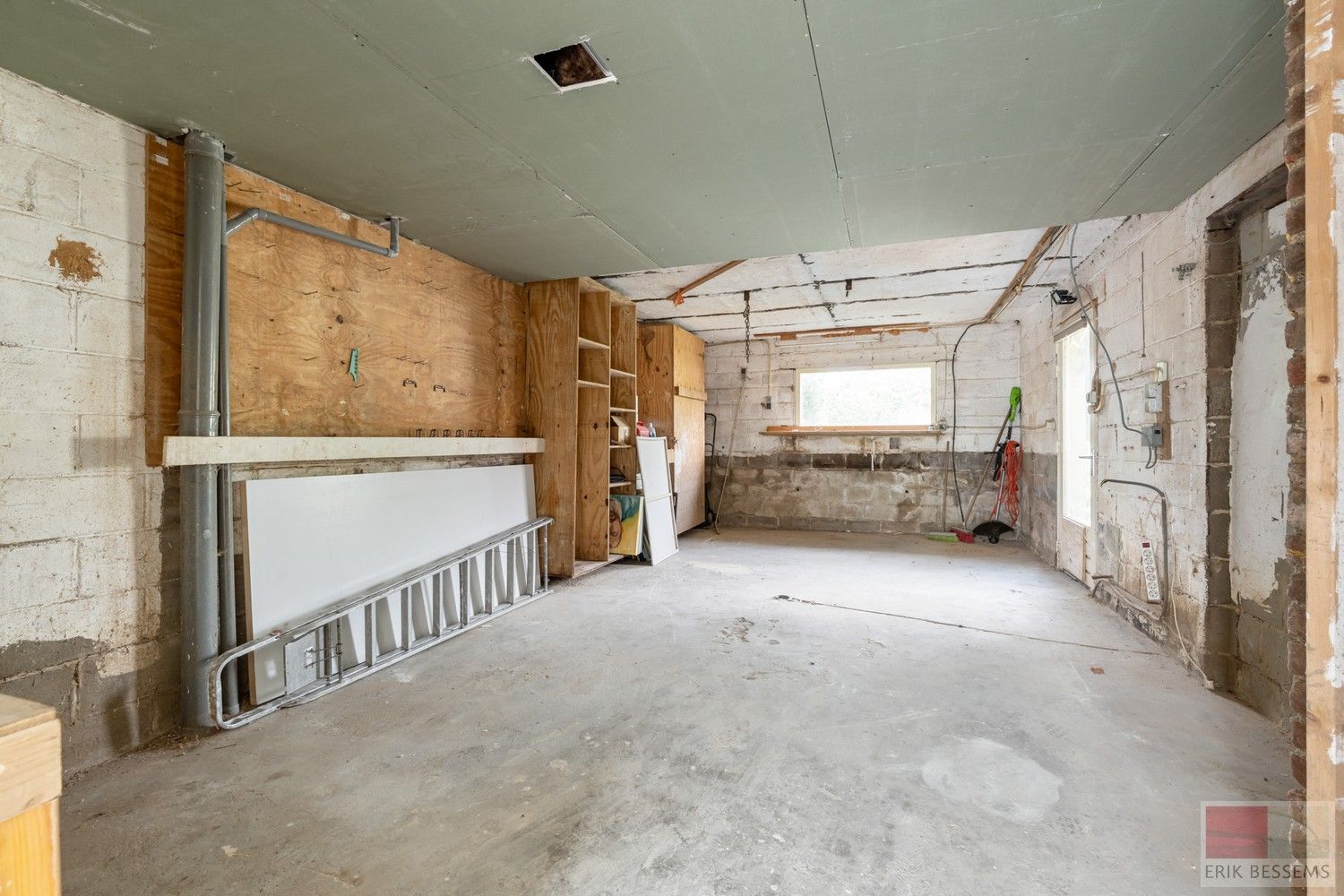 Gedeeltelijk gerenoveerde woning dat kan dienst doen als kangoeroe-woning. foto 10