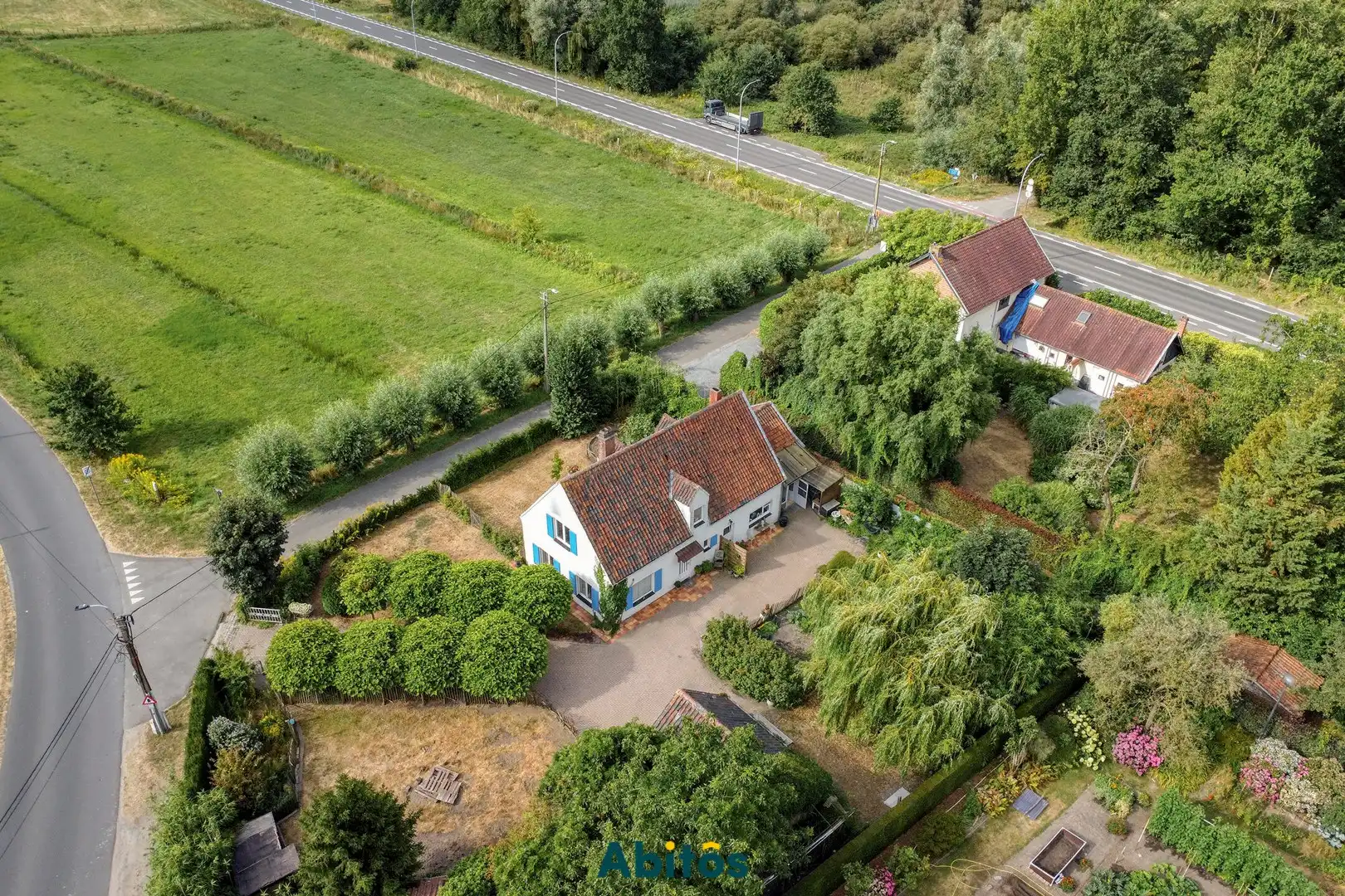 Unieke villa met bijwoning in een rustige omgeving foto 30