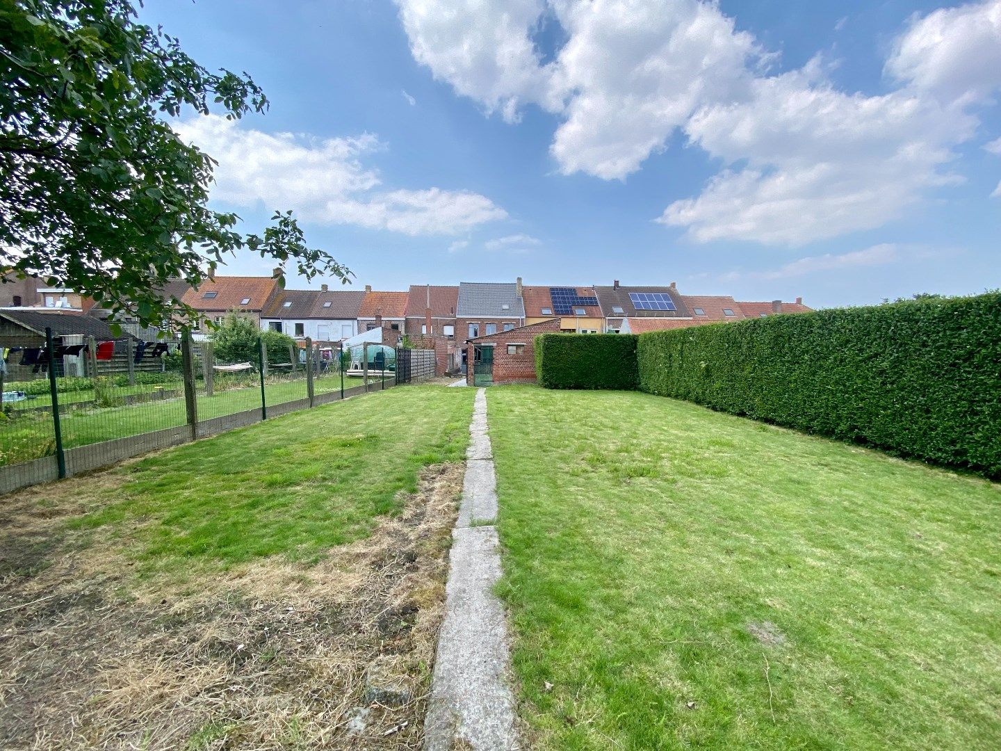 Ieper (Elverdinge), ruime rijwoning met zonnige tuin. foto 8