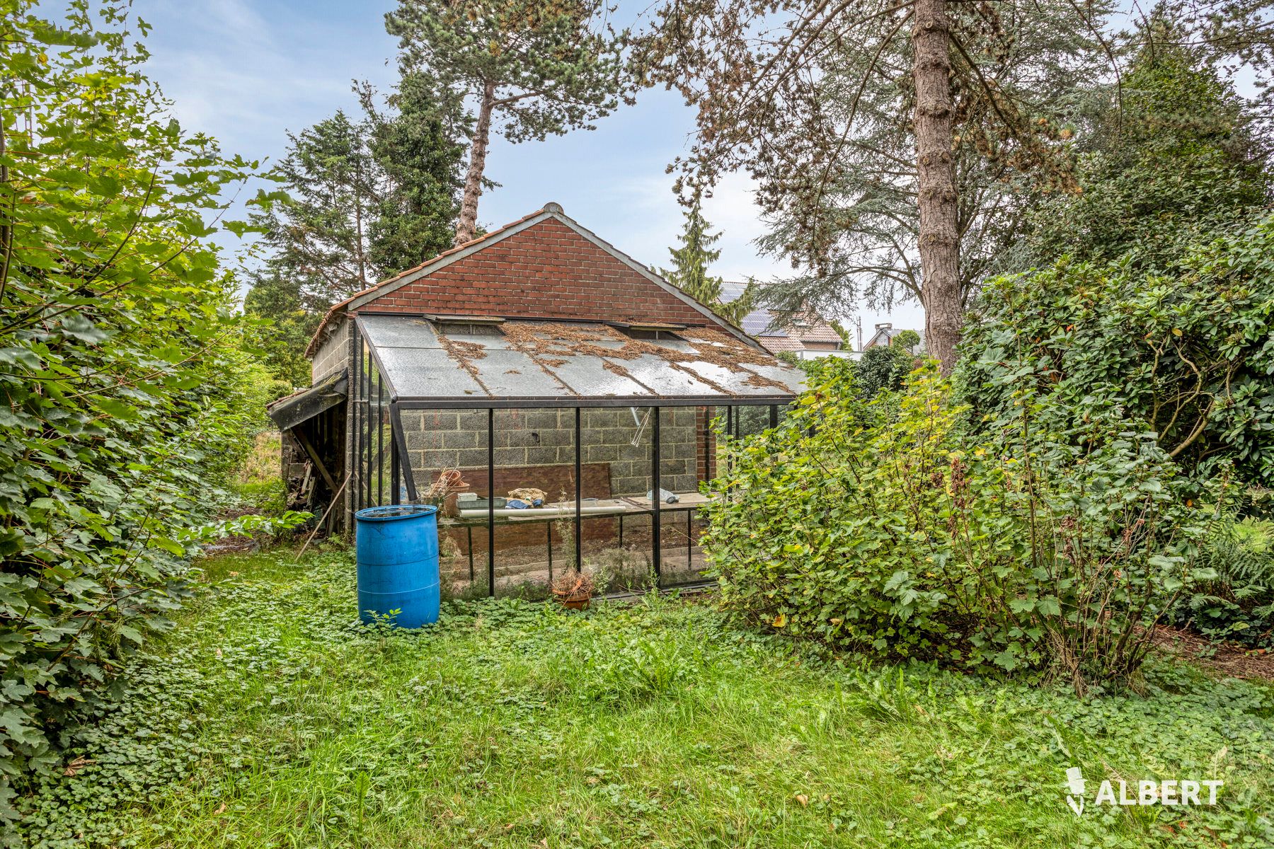 Bungalow met inrichtbare zolder op een ruim perceel foto 16
