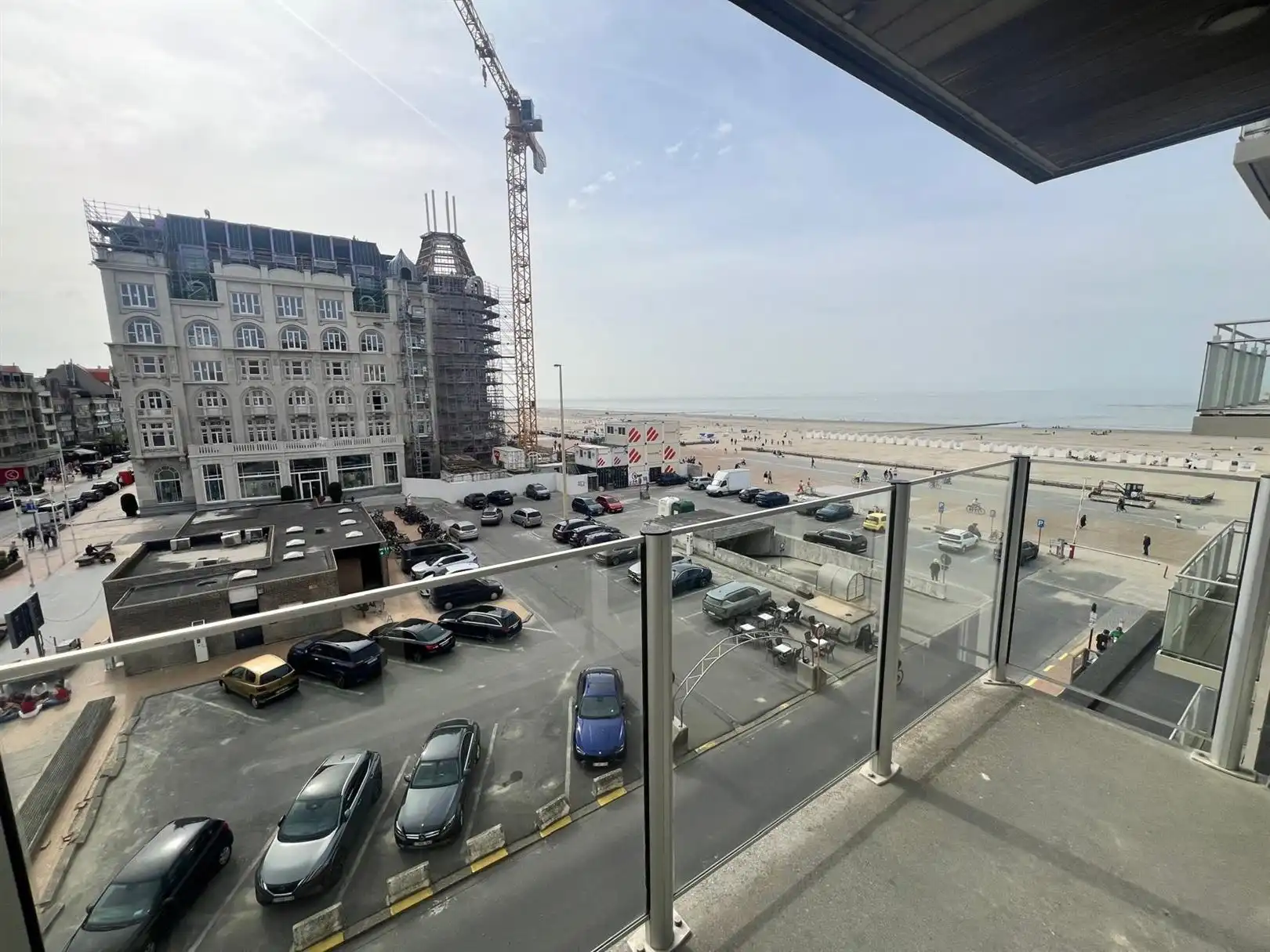 Ruim appartement op exclusieve ligging foto {{pictureIndex}}