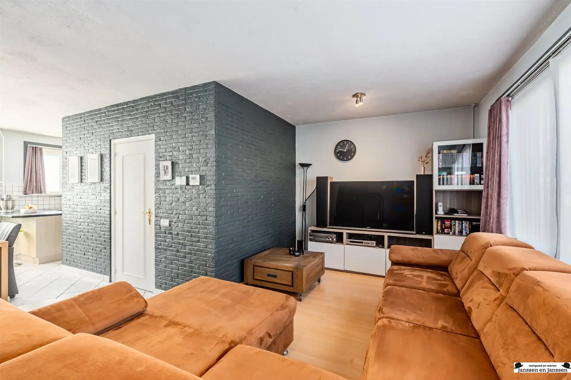 Instapklare bel-etage met 3 à 4 en twee garages! foto 5